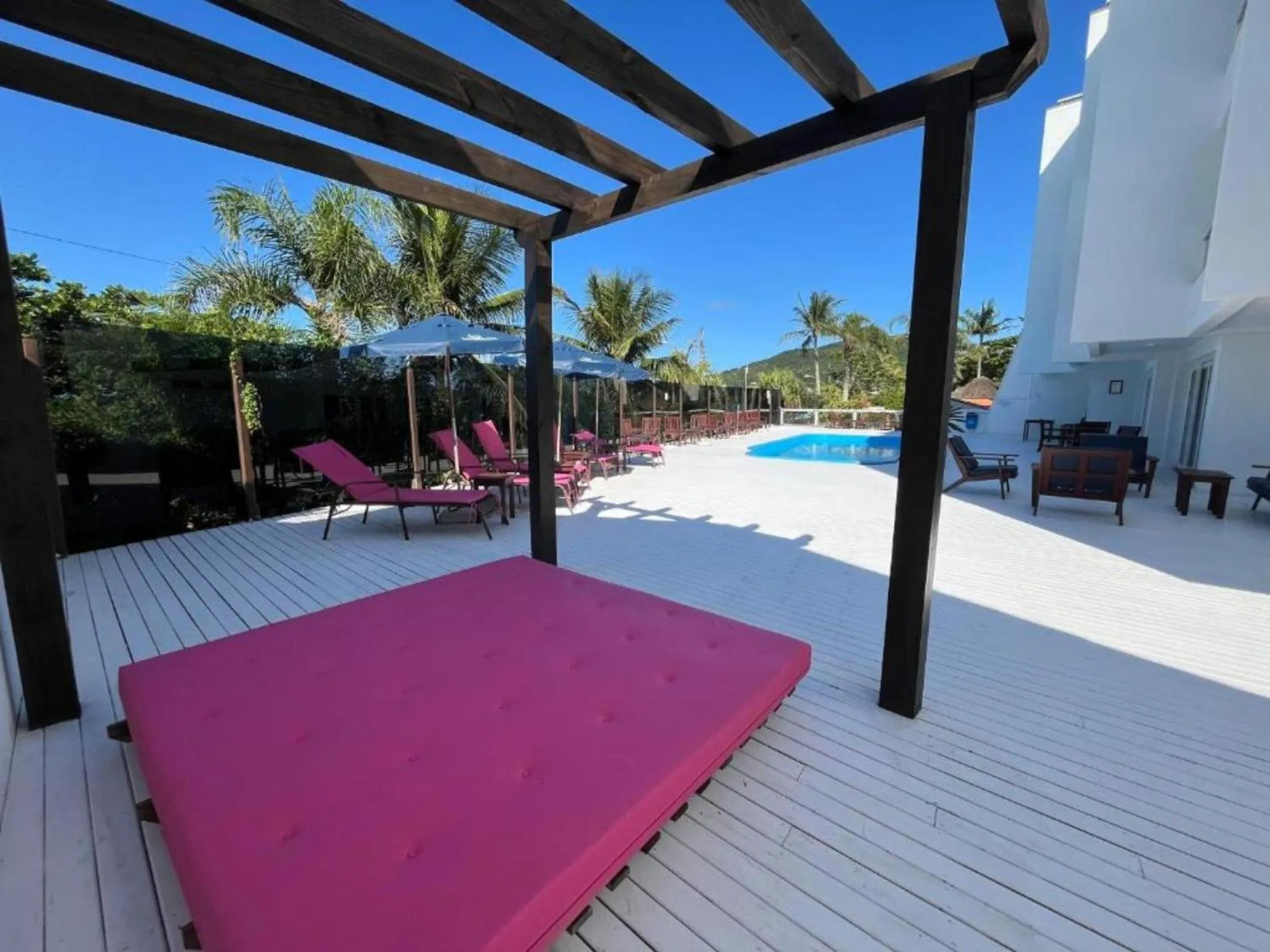 Day in Bombinhas Blue Suítes