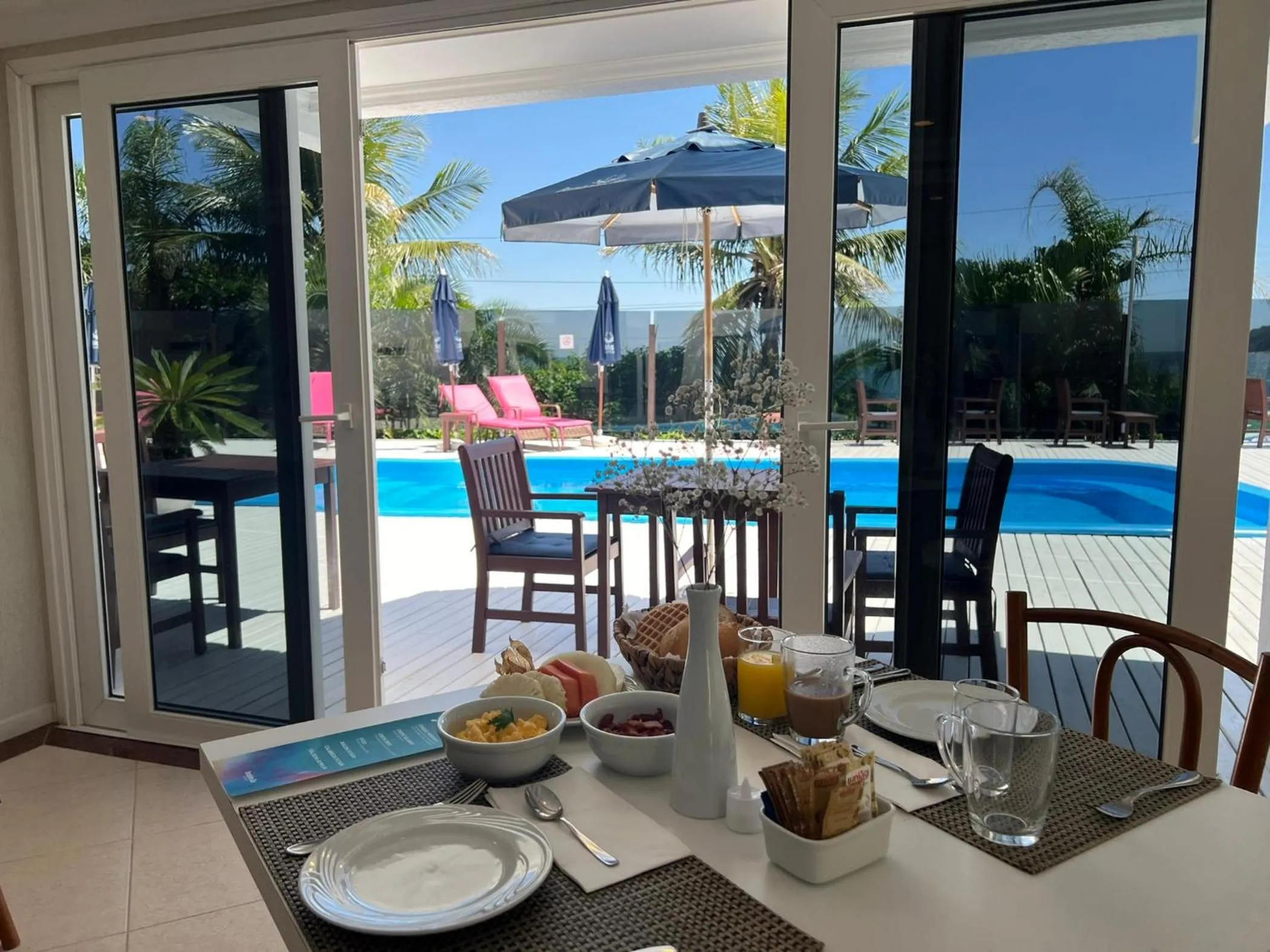 Breakfast in Bombinhas Blue Suítes