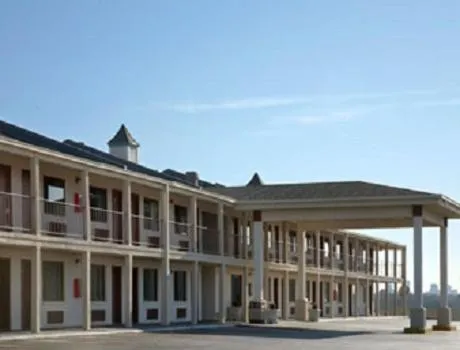 Facade/entrance in Park Hill Inn and Suites