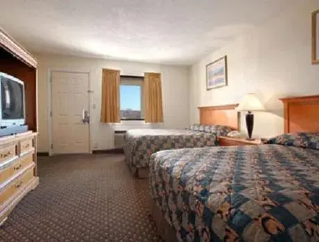 Double Room with Two Double Beds - Non-Smoking in Park Hill Inn and Suites Double Room with Two Double Beds - Non-Smoking in Park Hill Inn and Suites
