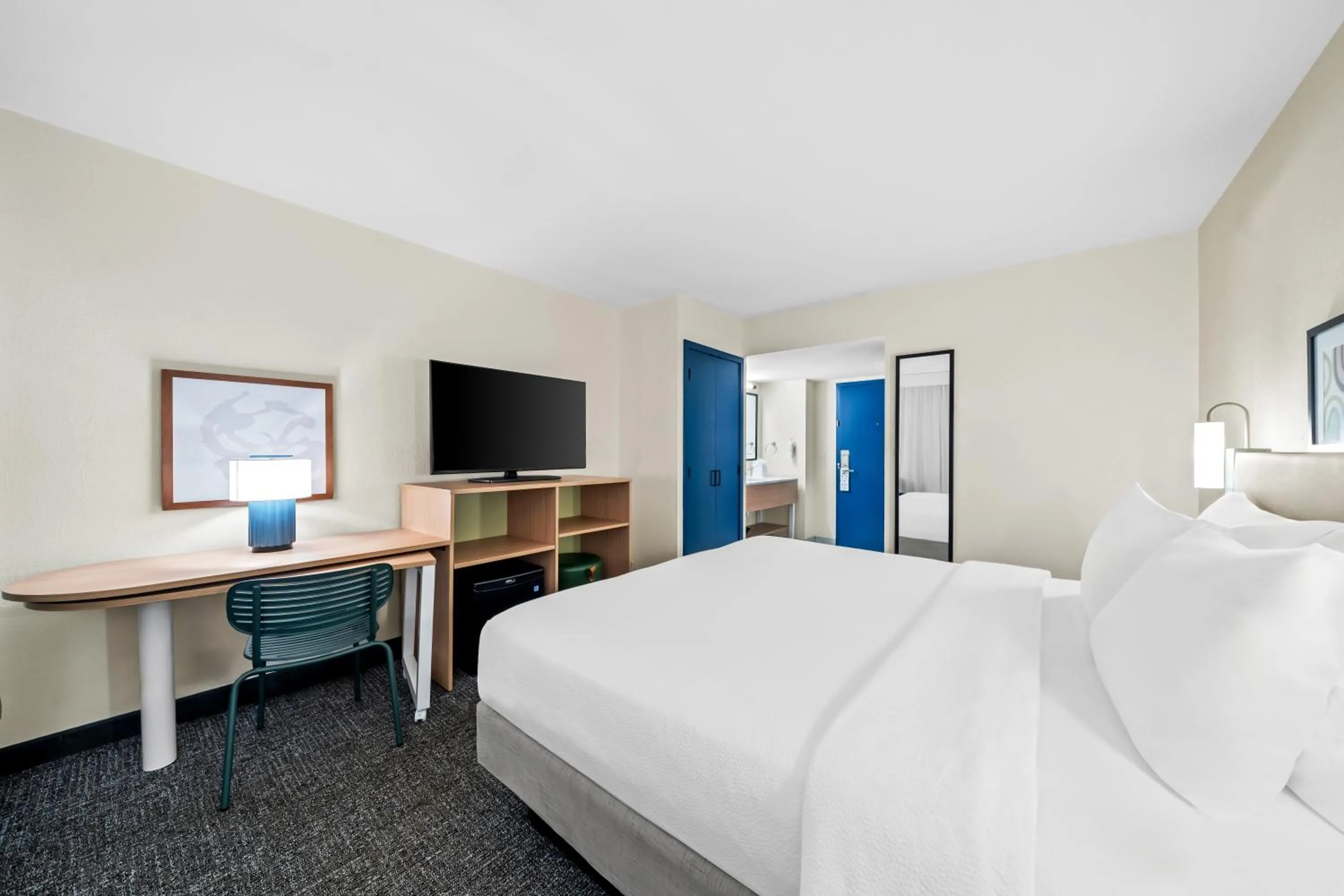 Bed in Spark by Hilton Orlando near Universal