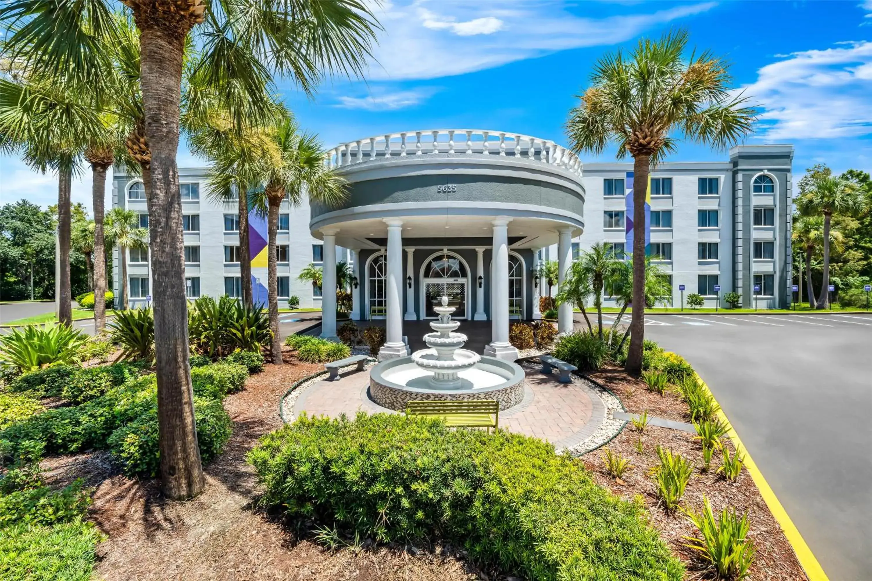 Property building in Spark by Hilton Orlando near Universal Property building in Spark by Hilton Orlando near Universal