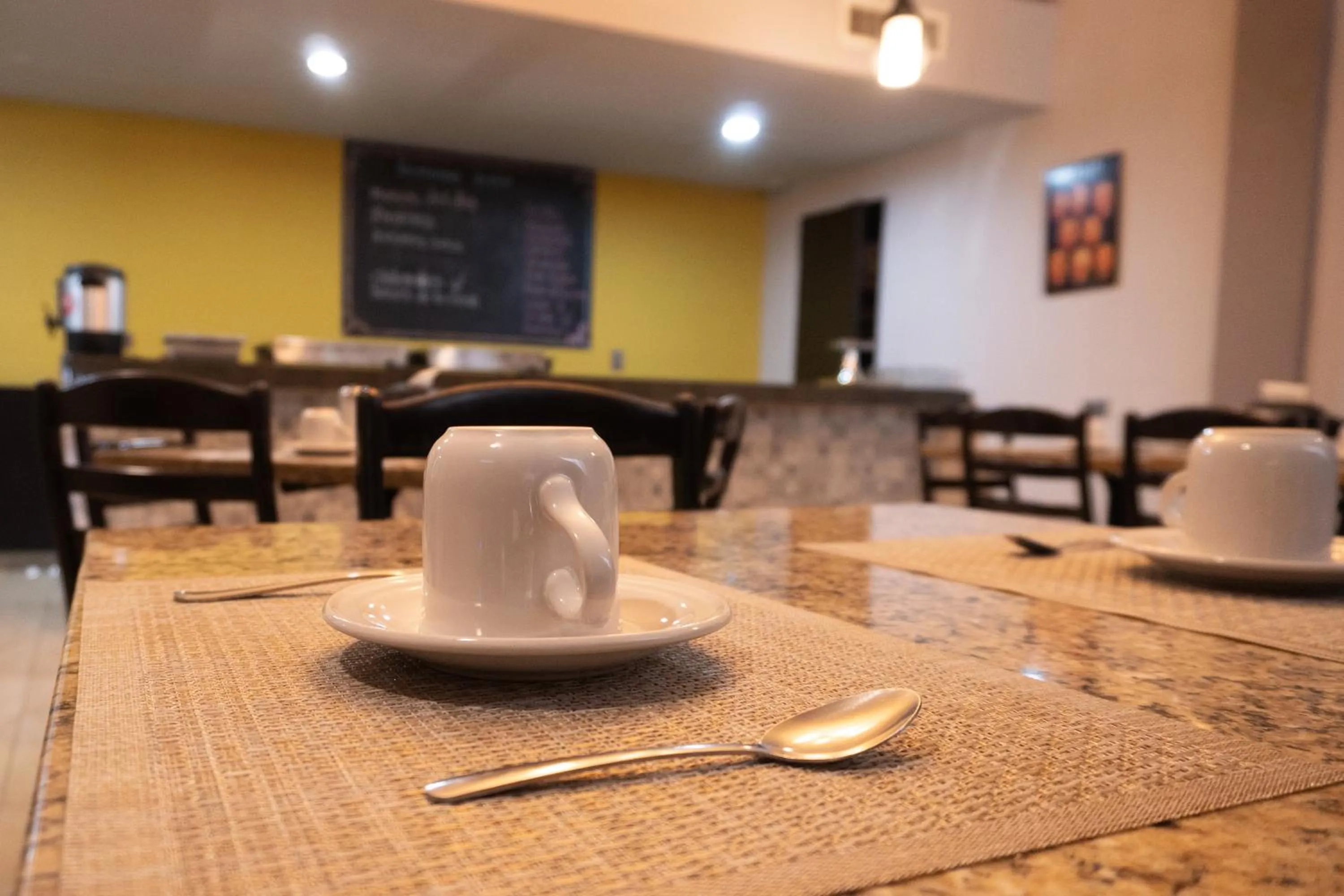 Restaurant/places to eat in Hotel America Centro