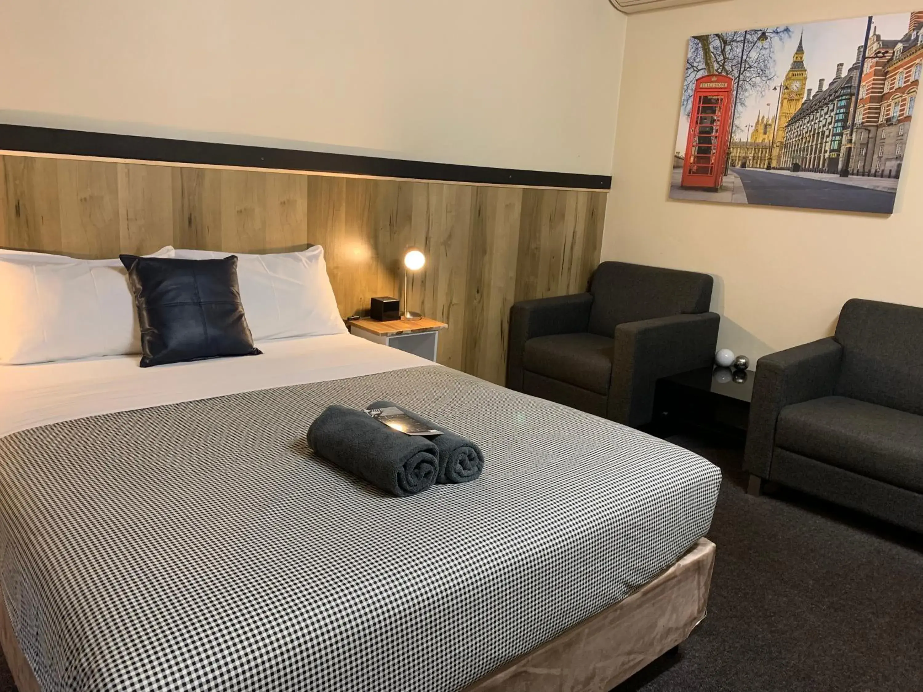 Bed in Wattle Tree Motel Bed in Wattle Tree Motel