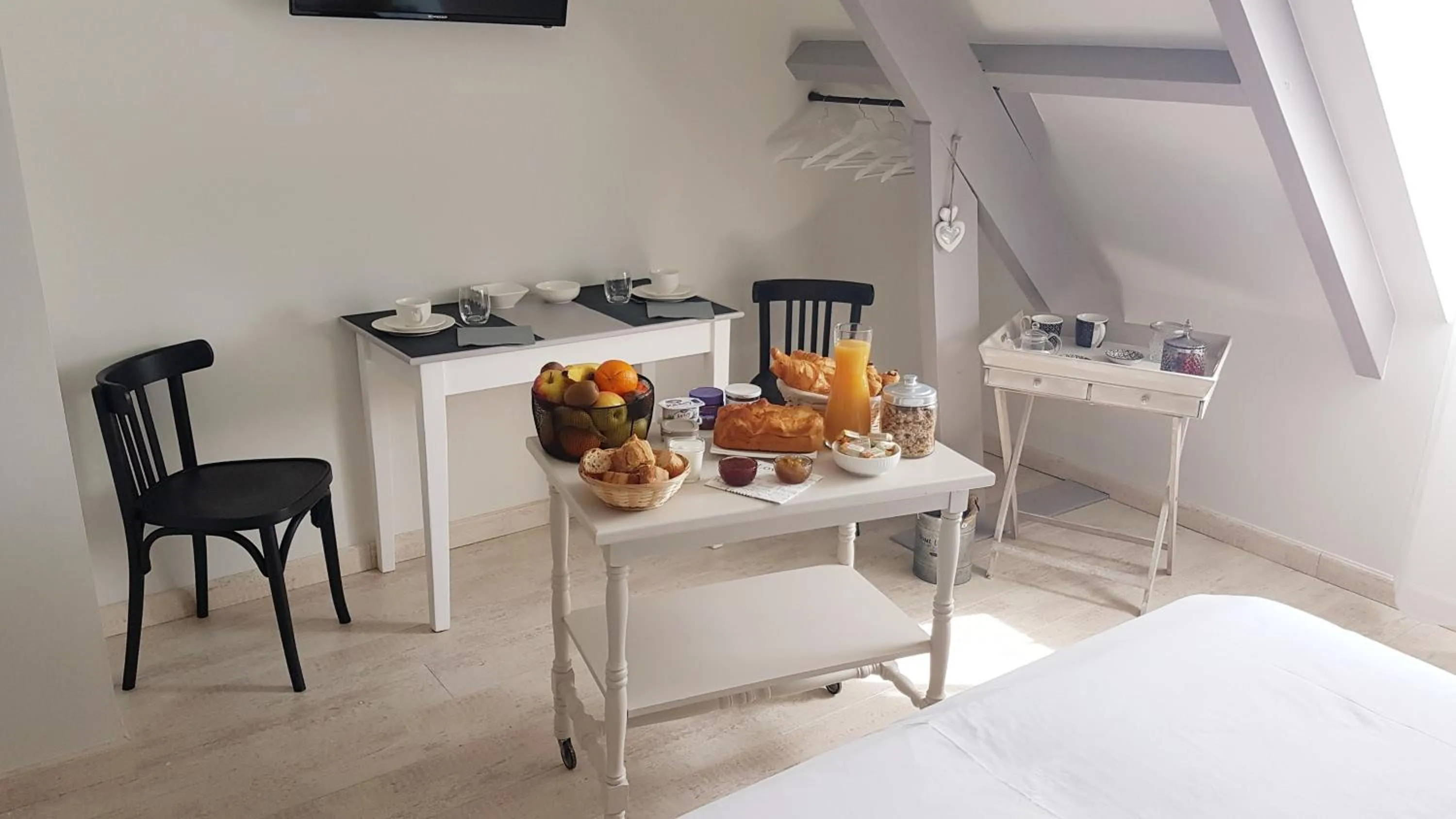 Breakfast, Bed in Au coeur des châteaux