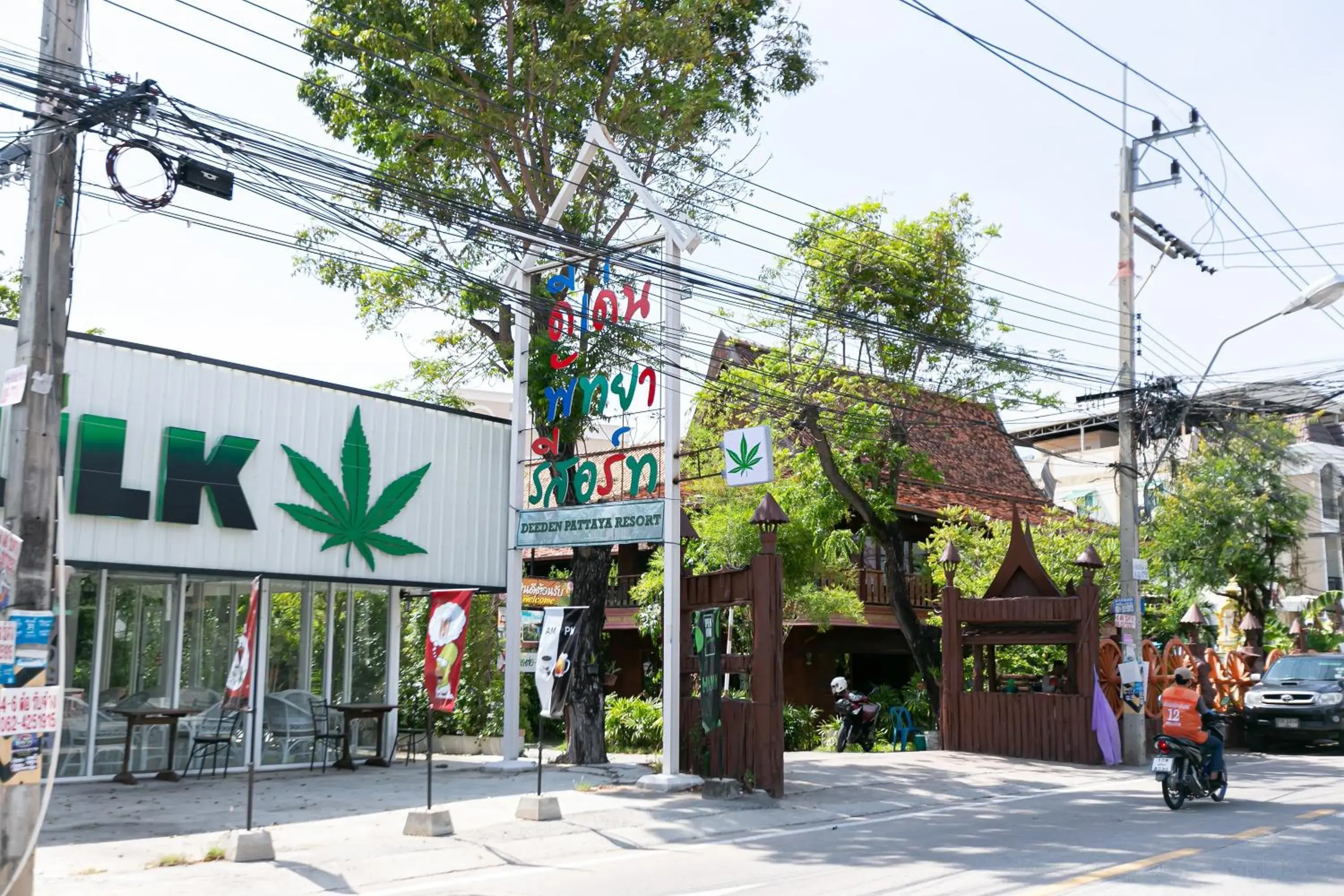 Property building in Deeden Pattaya Resort Property building in Deeden Pattaya Resort