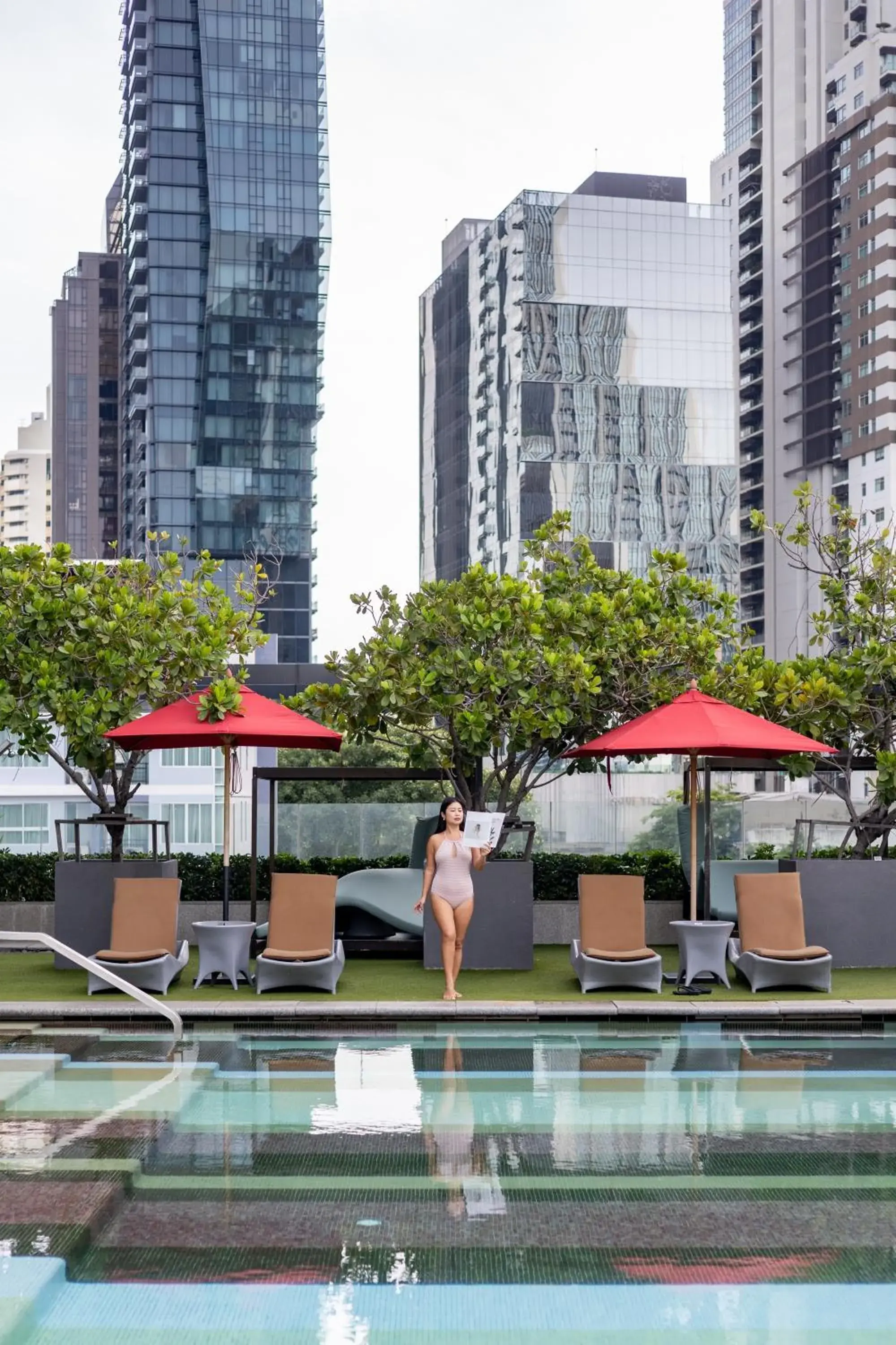 Swimming pool in DoubleTree by Hilton Sukhumvit Bangkok Swimming pool in DoubleTree by Hilton Sukhumvit Bangkok