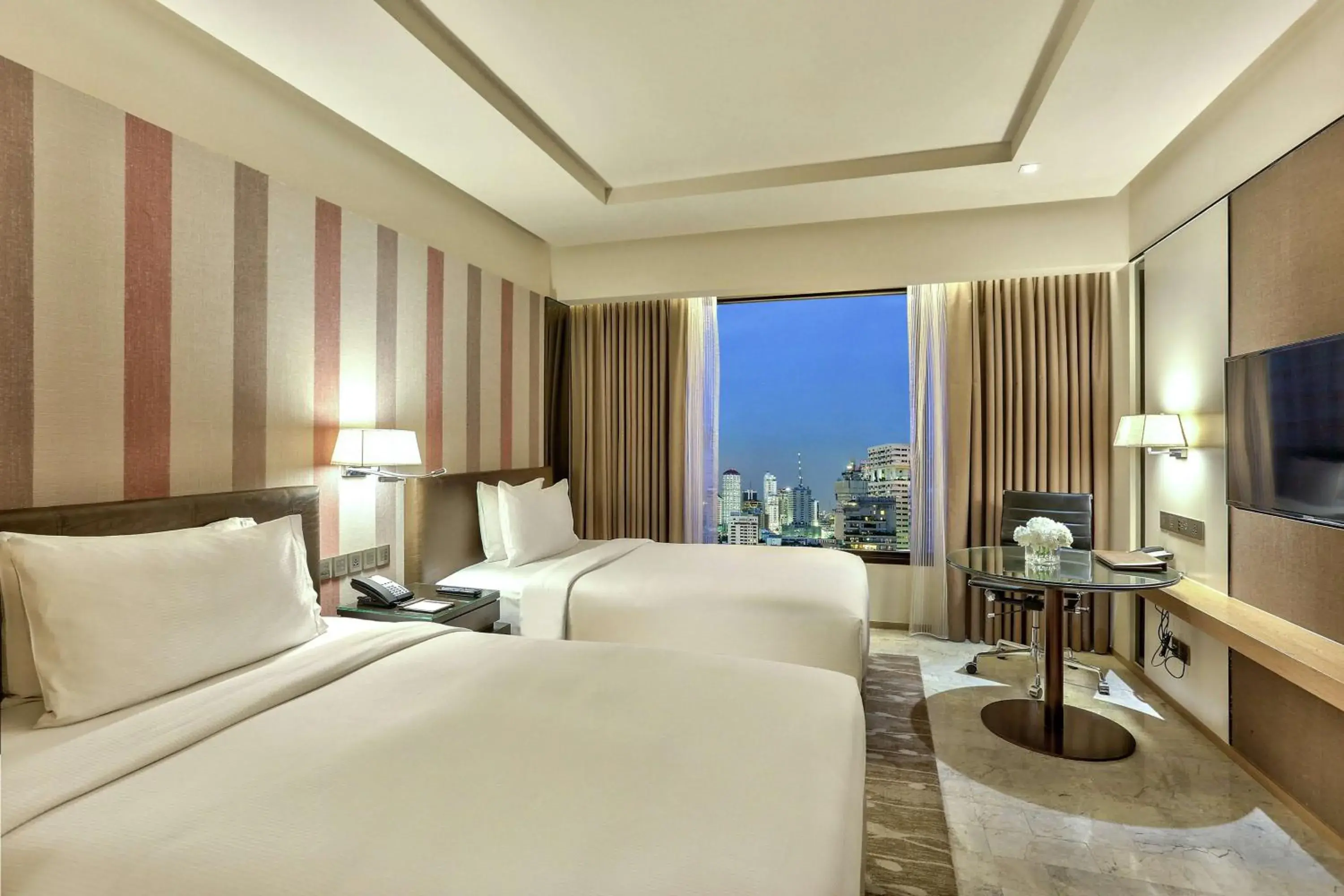 Deluxe Twin Room in DoubleTree by Hilton Sukhumvit Bangkok Deluxe Twin Room in DoubleTree by Hilton Sukhumvit Bangkok