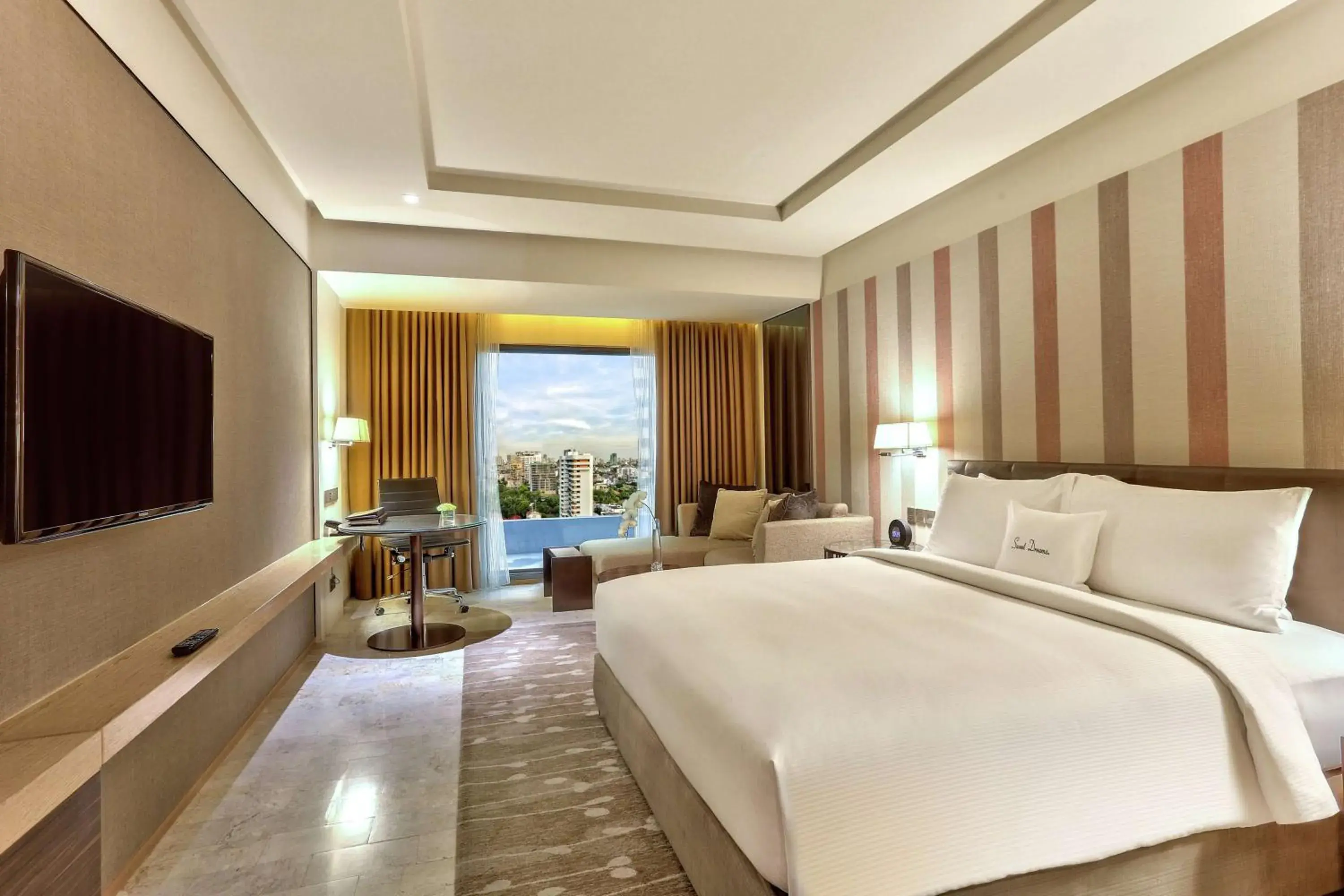 Bed in DoubleTree by Hilton Sukhumvit Bangkok Bed in DoubleTree by Hilton Sukhumvit Bangkok