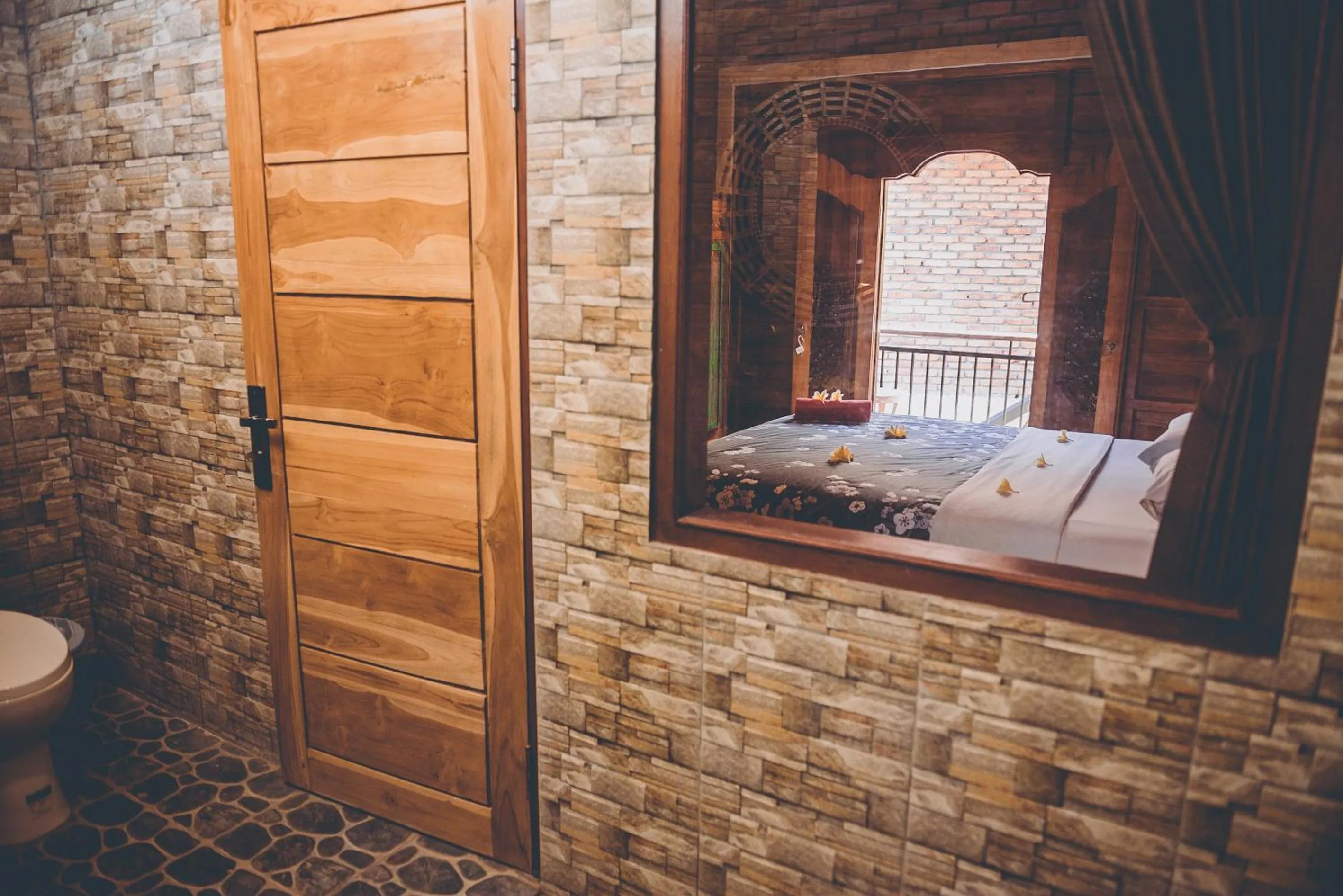 Bathroom, Bed in Satria Bungalow