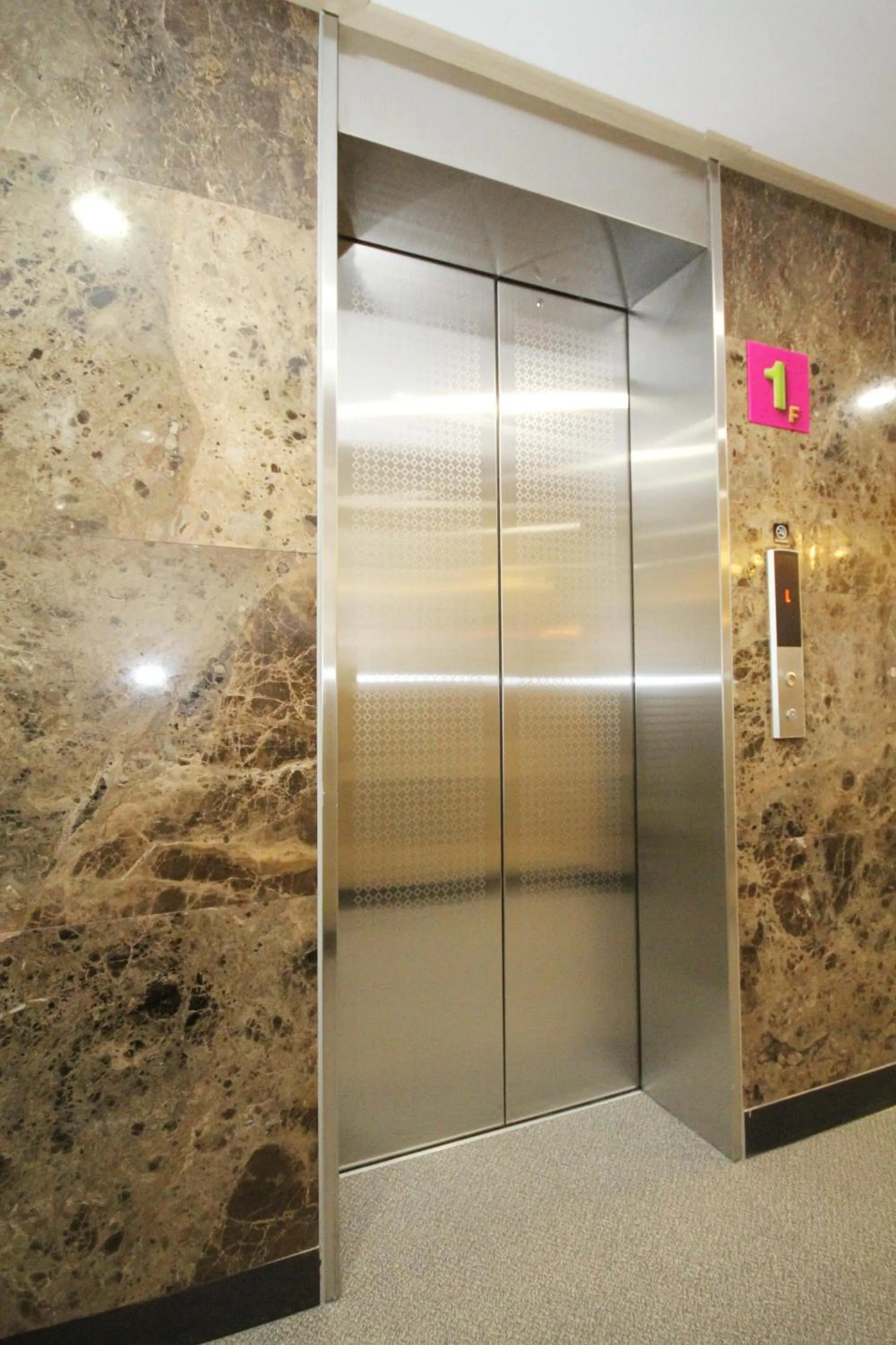 elevator in BoA Travel House
