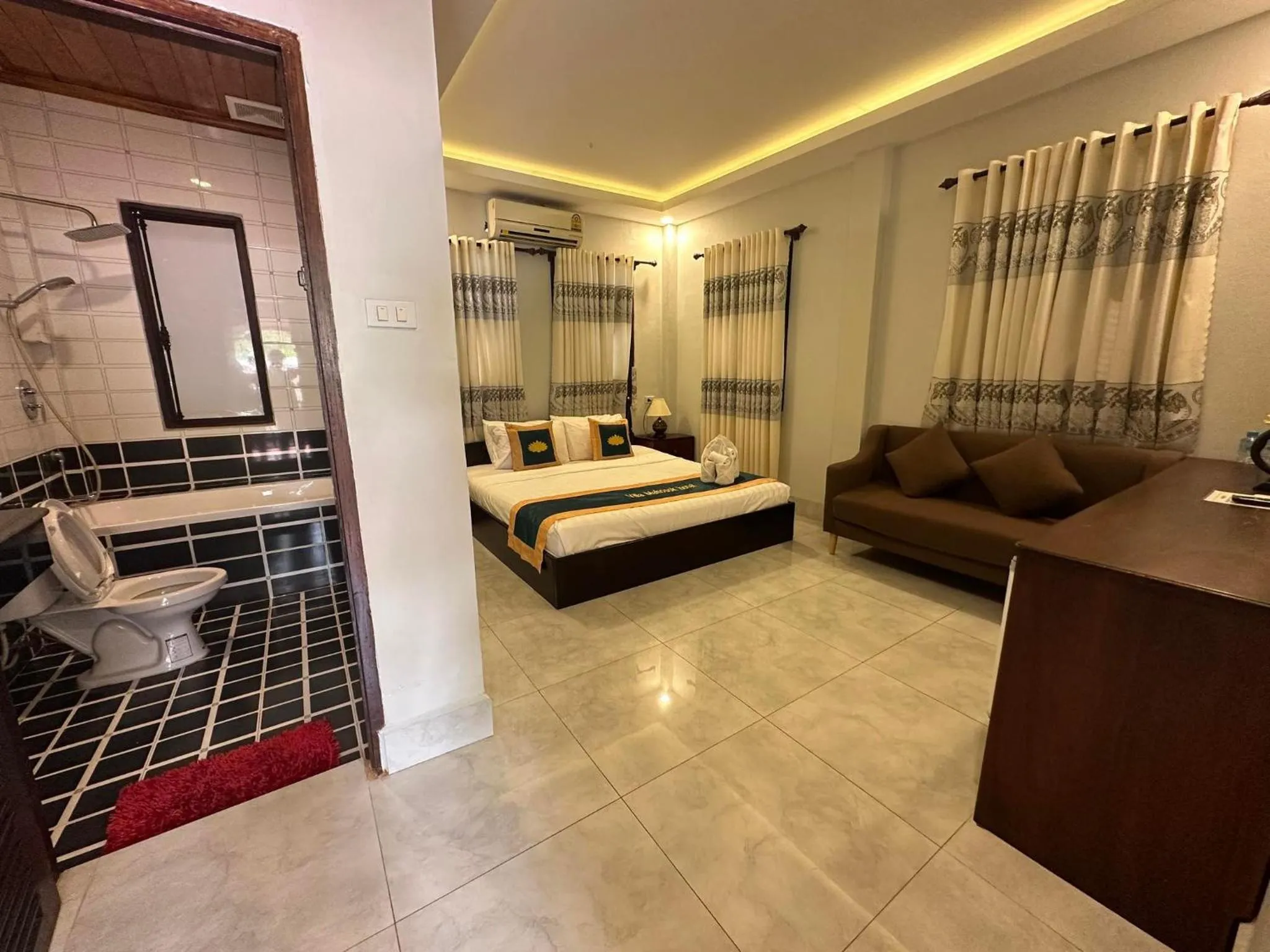 Bed in Villa Mahasok hotel