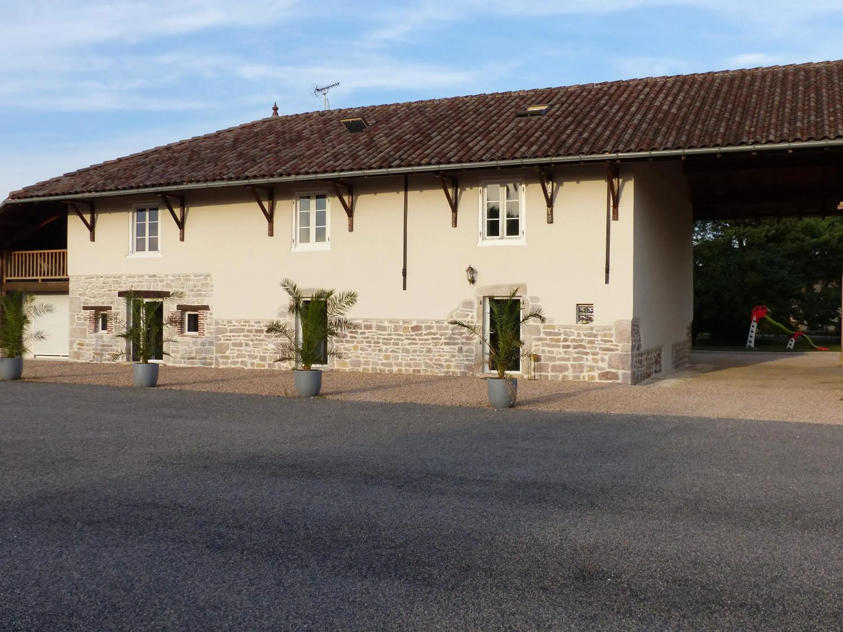 Property building in Gites Domaine de la Rochere Property building in Gites Domaine de la Rochere