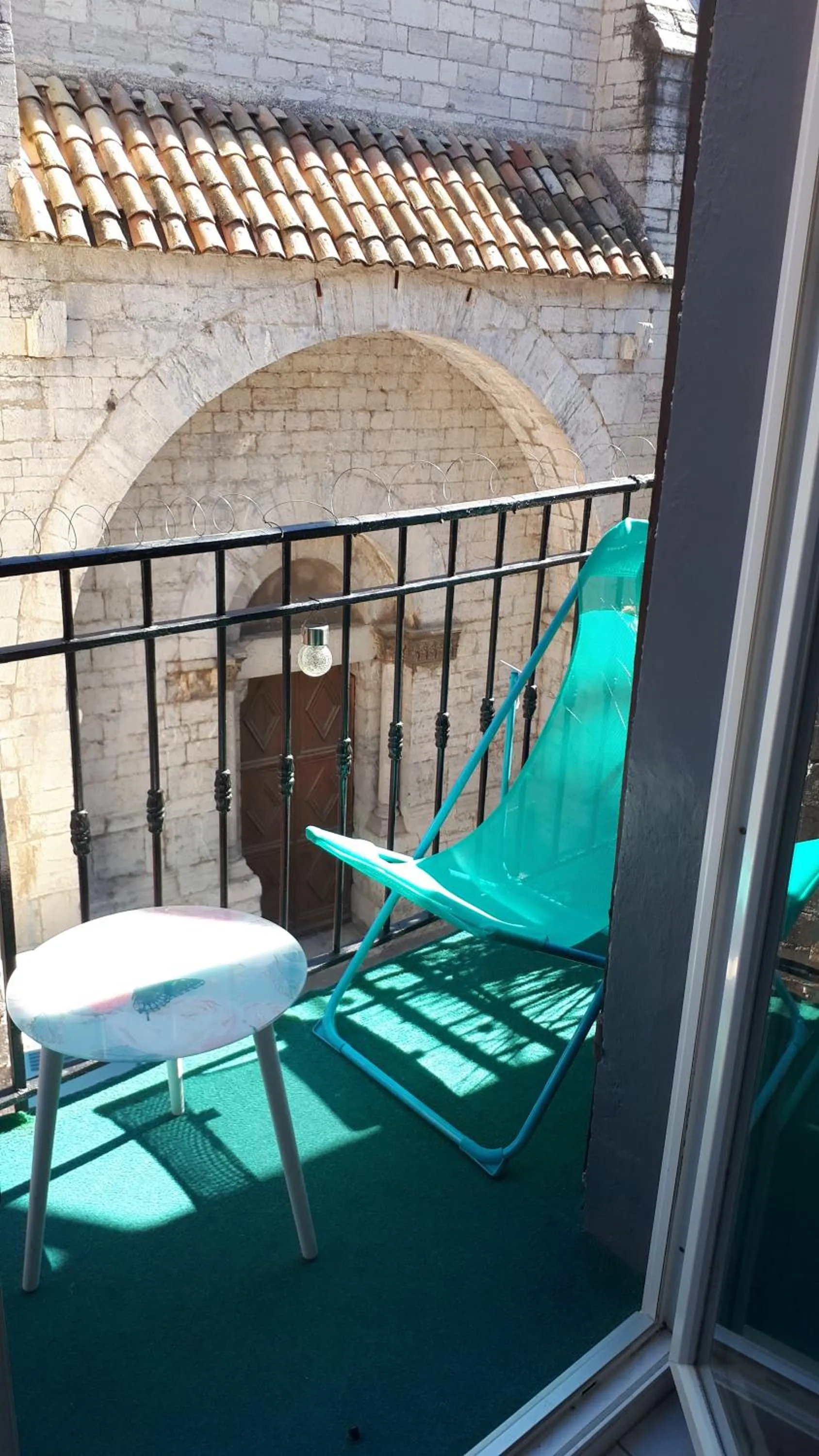 Balcony/Terrace in Les MIRABELLES chambres d'hôtes