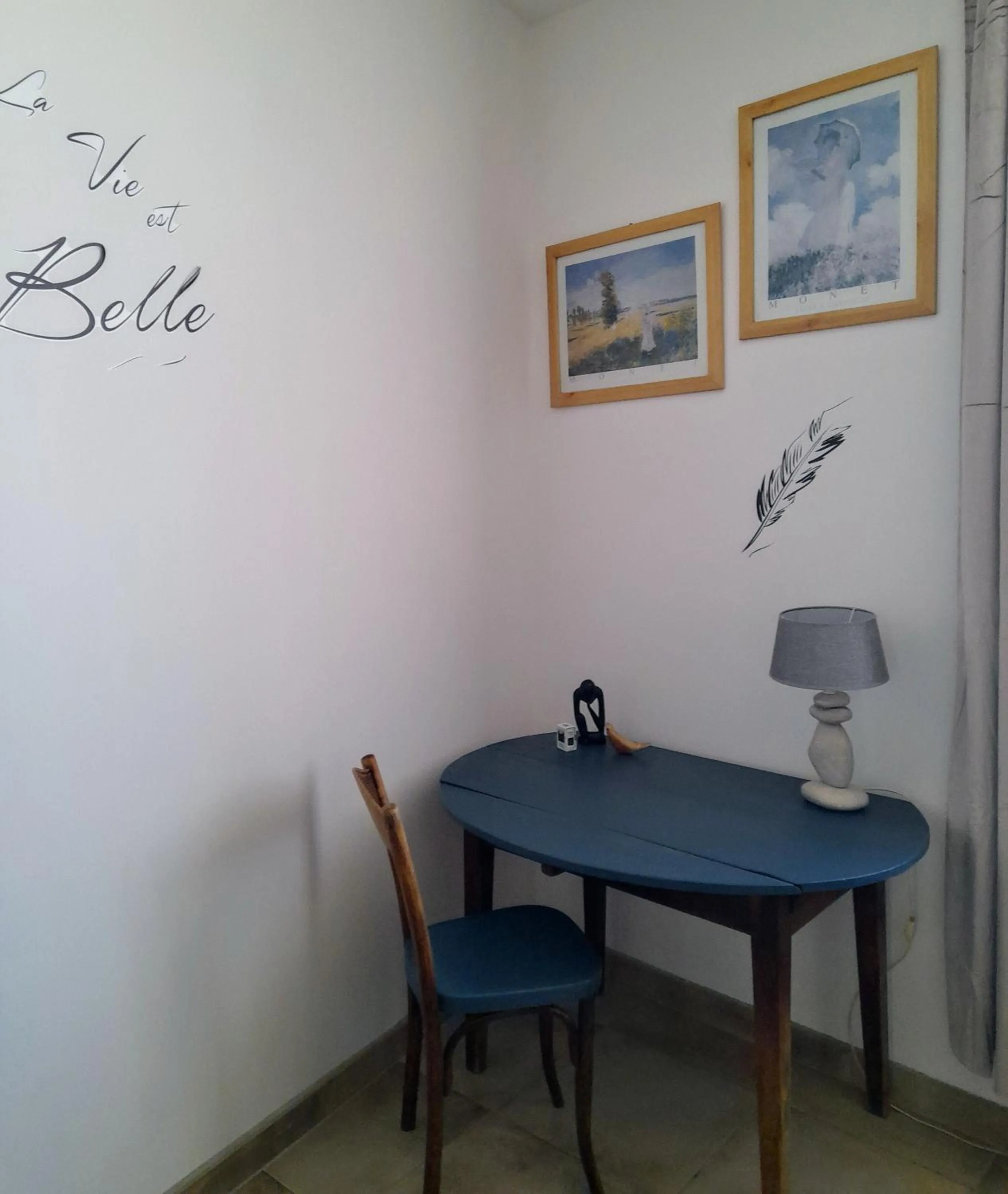 hair dresser in Les MIRABELLES chambres d'hôtes