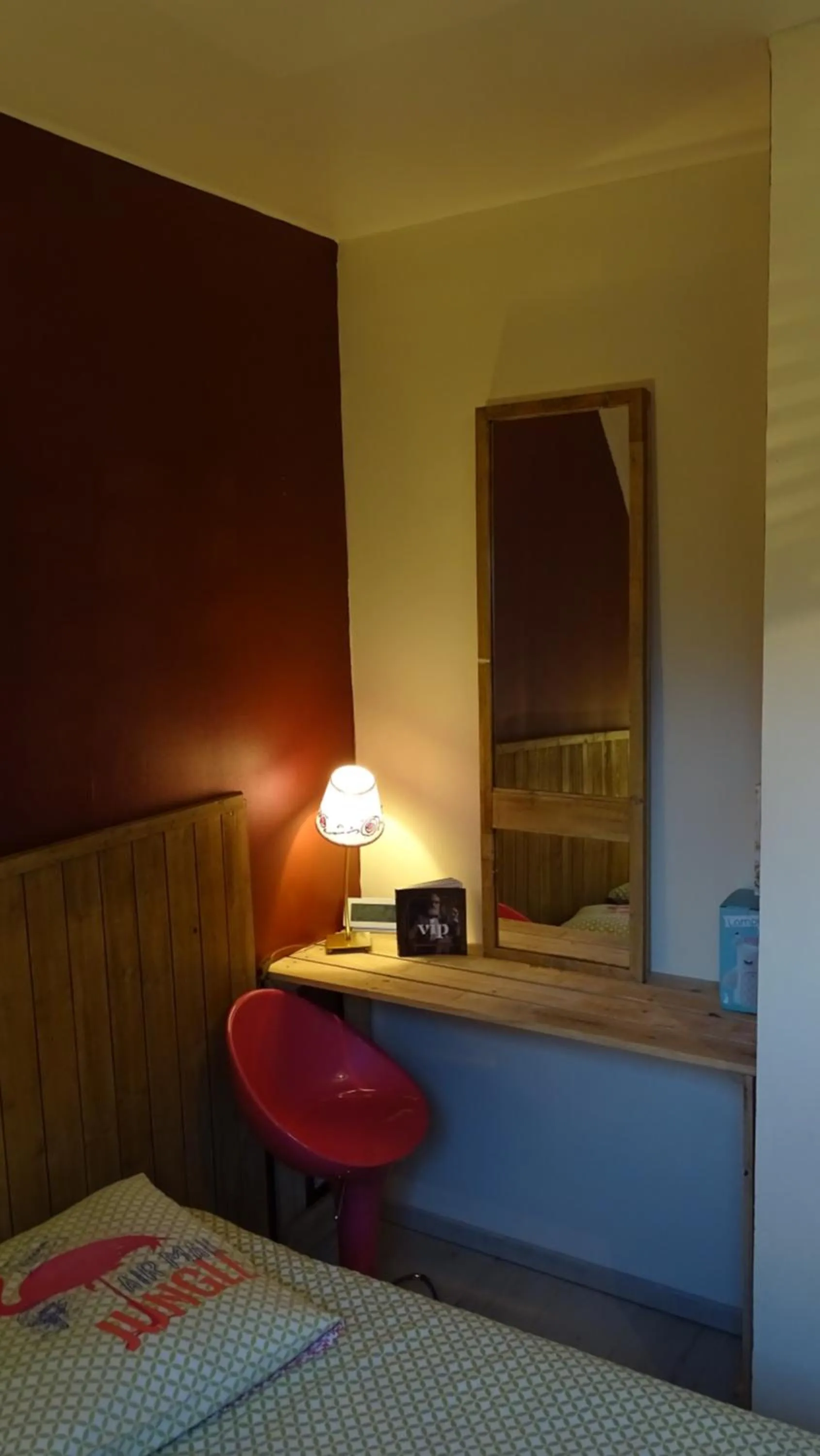 Photo of the whole room, Bed in Chambres de Monthéard