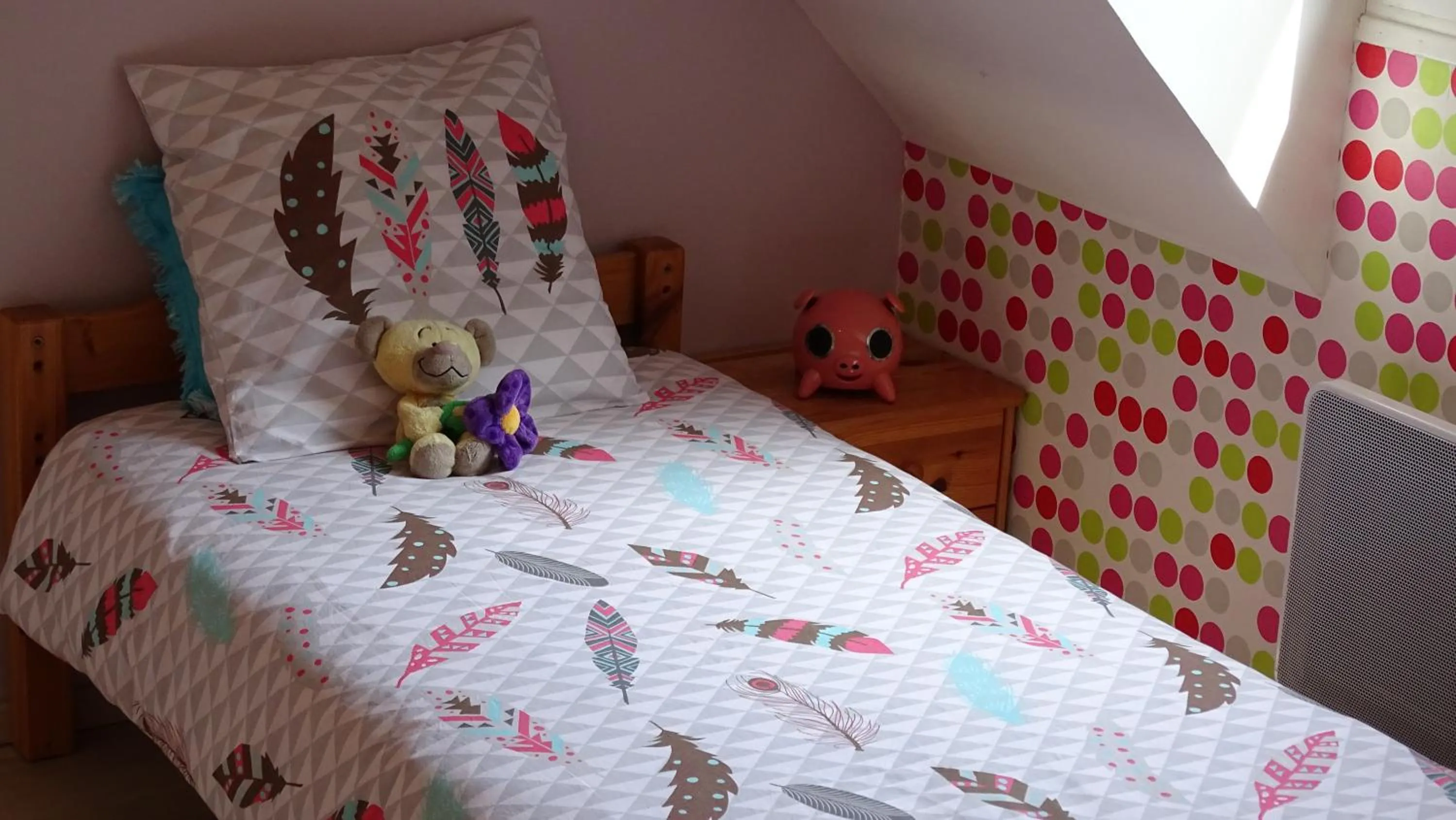 Bedroom, Bed in Chambres de Monthéard
