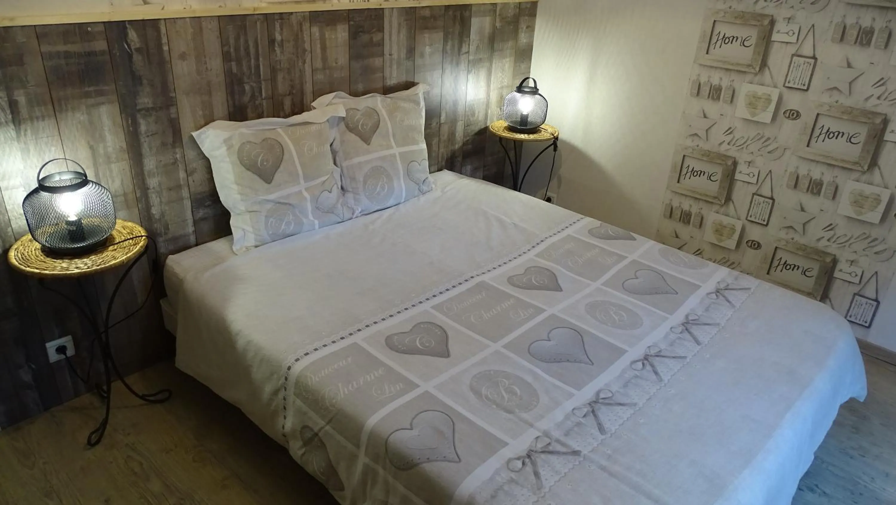 Bed in Chambres de Monthéard
