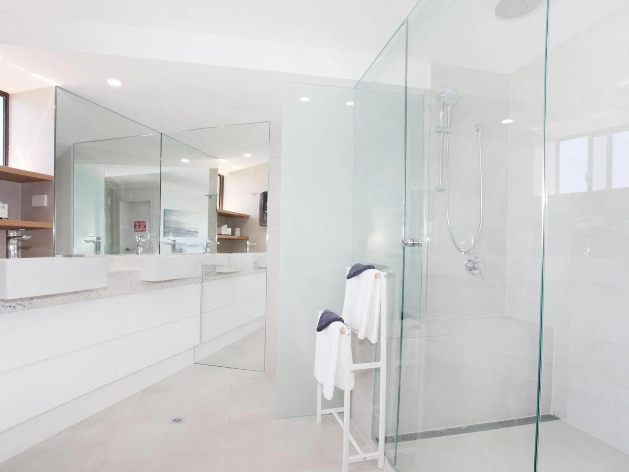 Shower in Parkyn Place 7