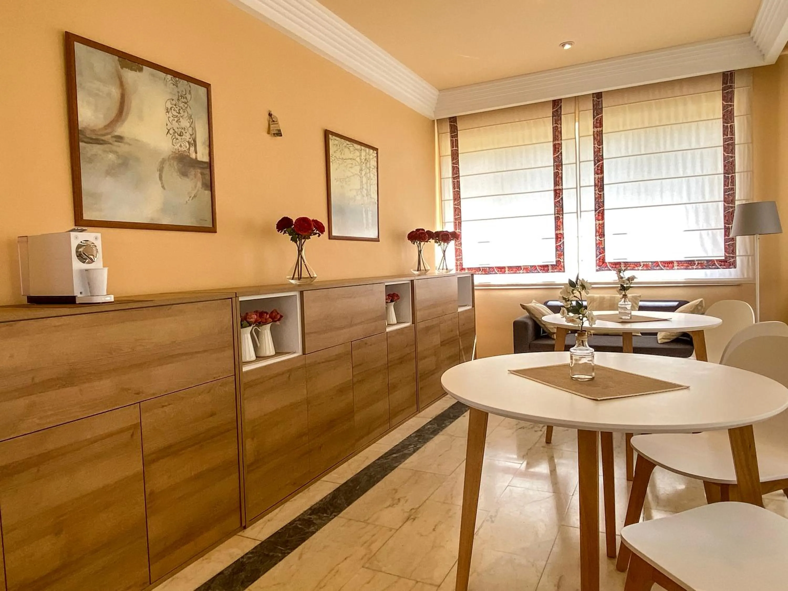 Communal kitchen in Casablanca Hotel Studios