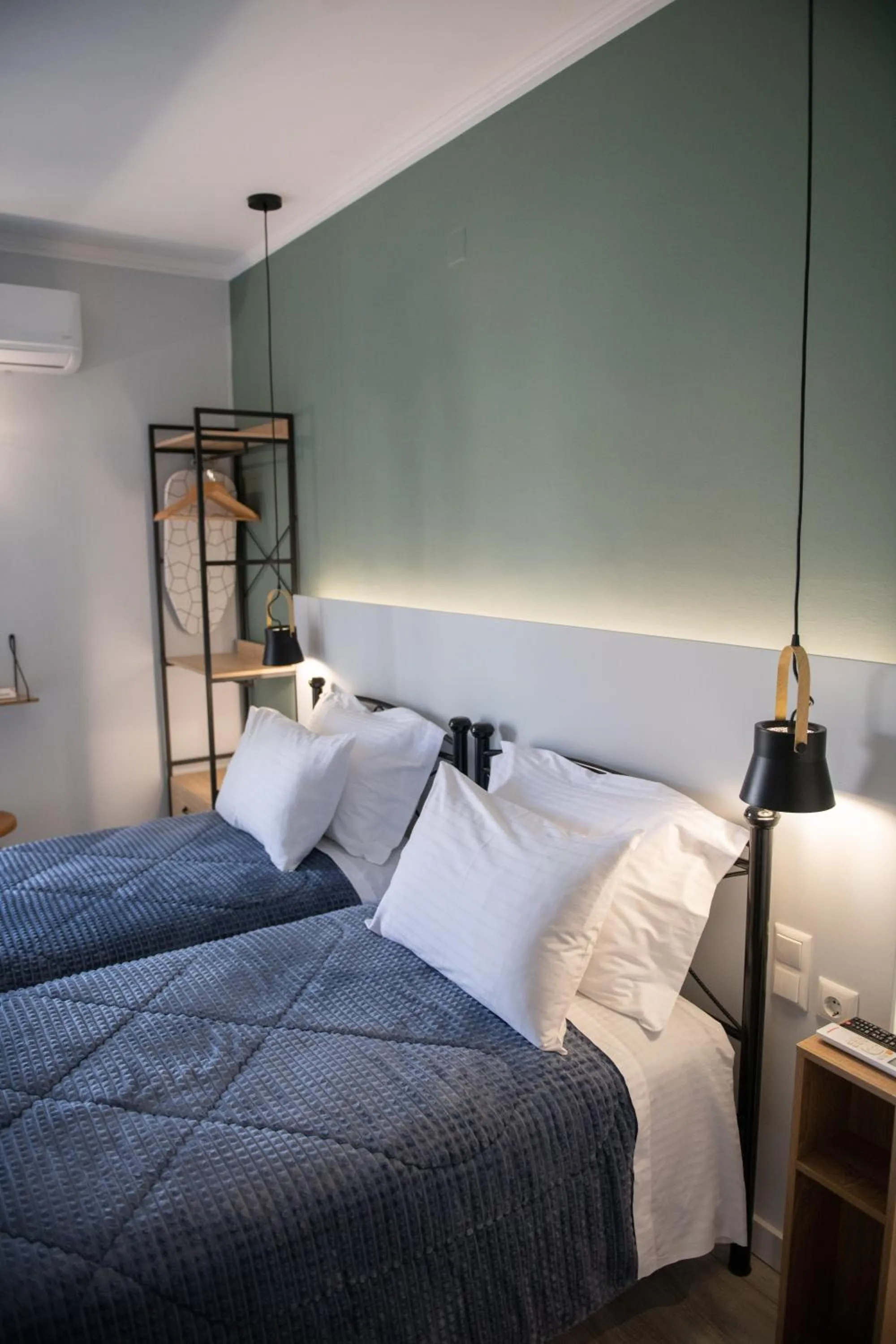Bed in Diamanti Studios