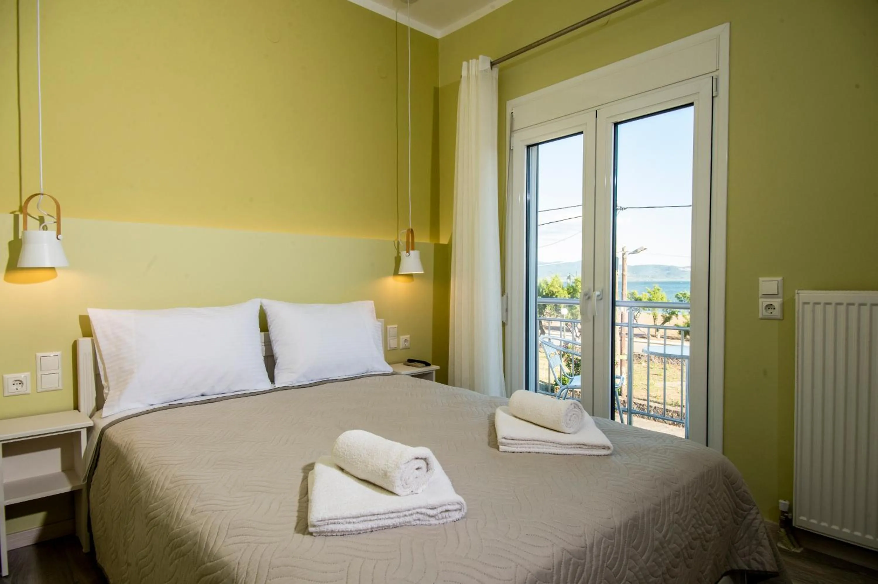 Bed in Diamanti Studios