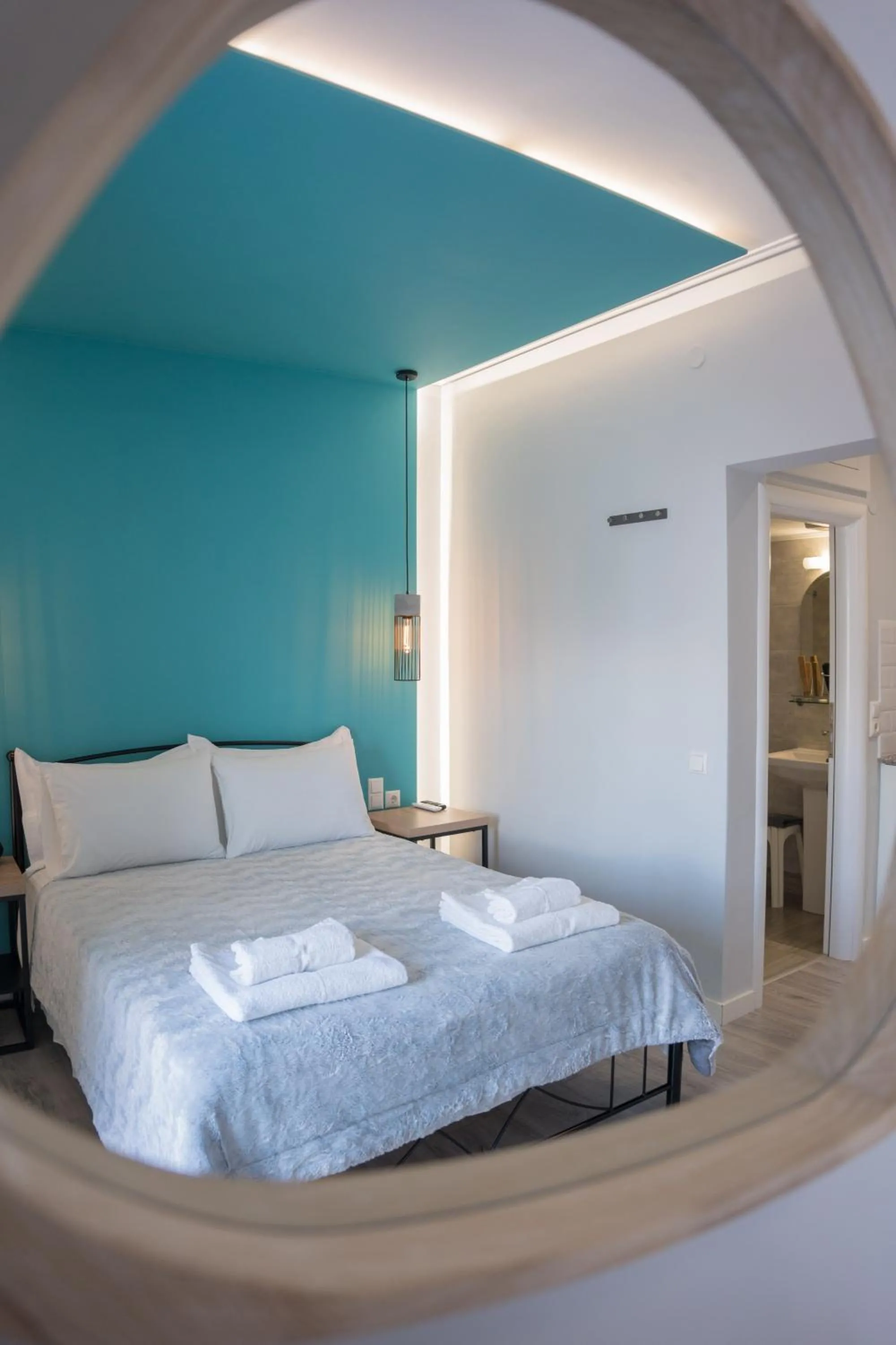 Bed in Diamanti Studios