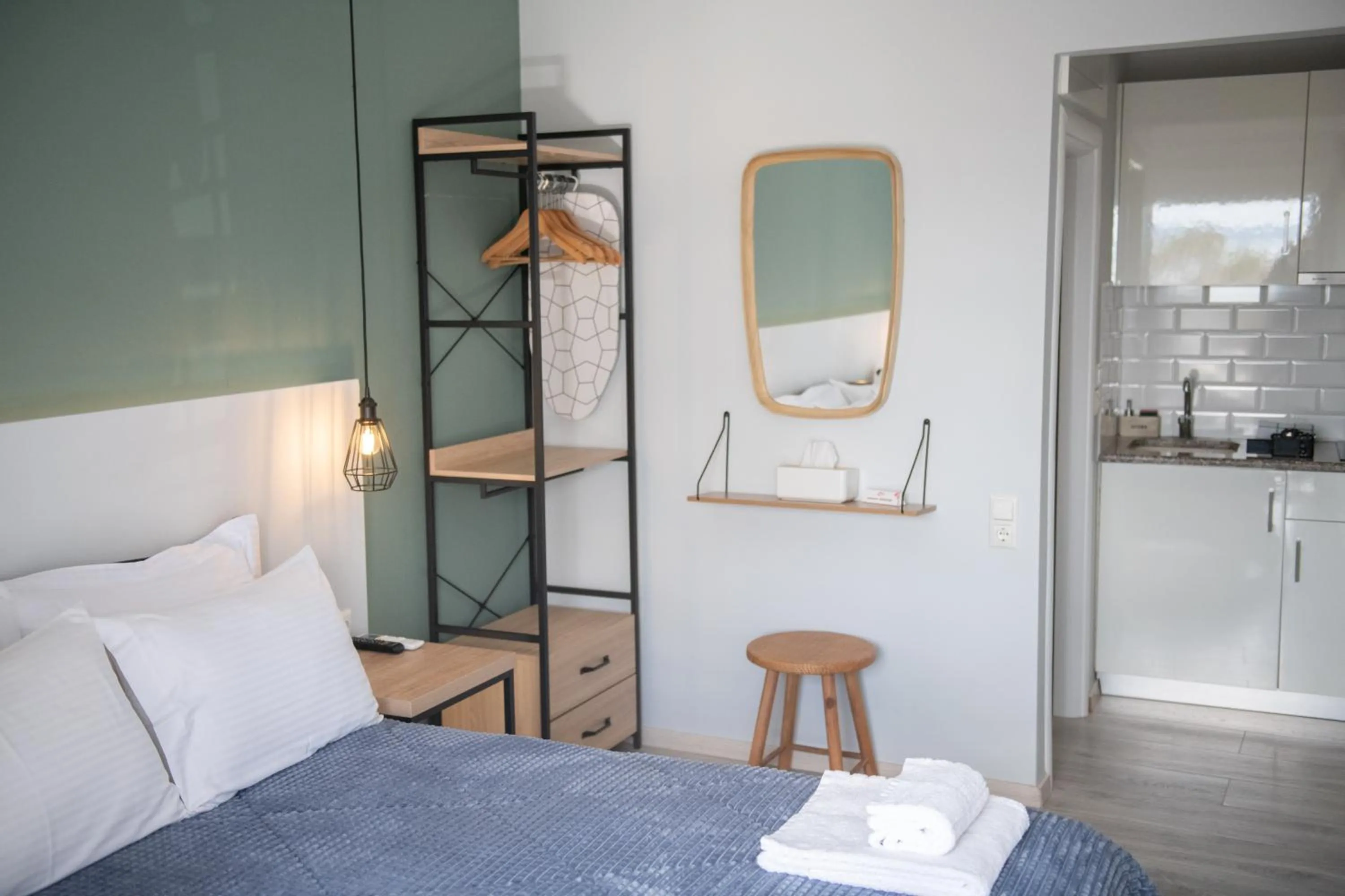 Bed in Diamanti Studios