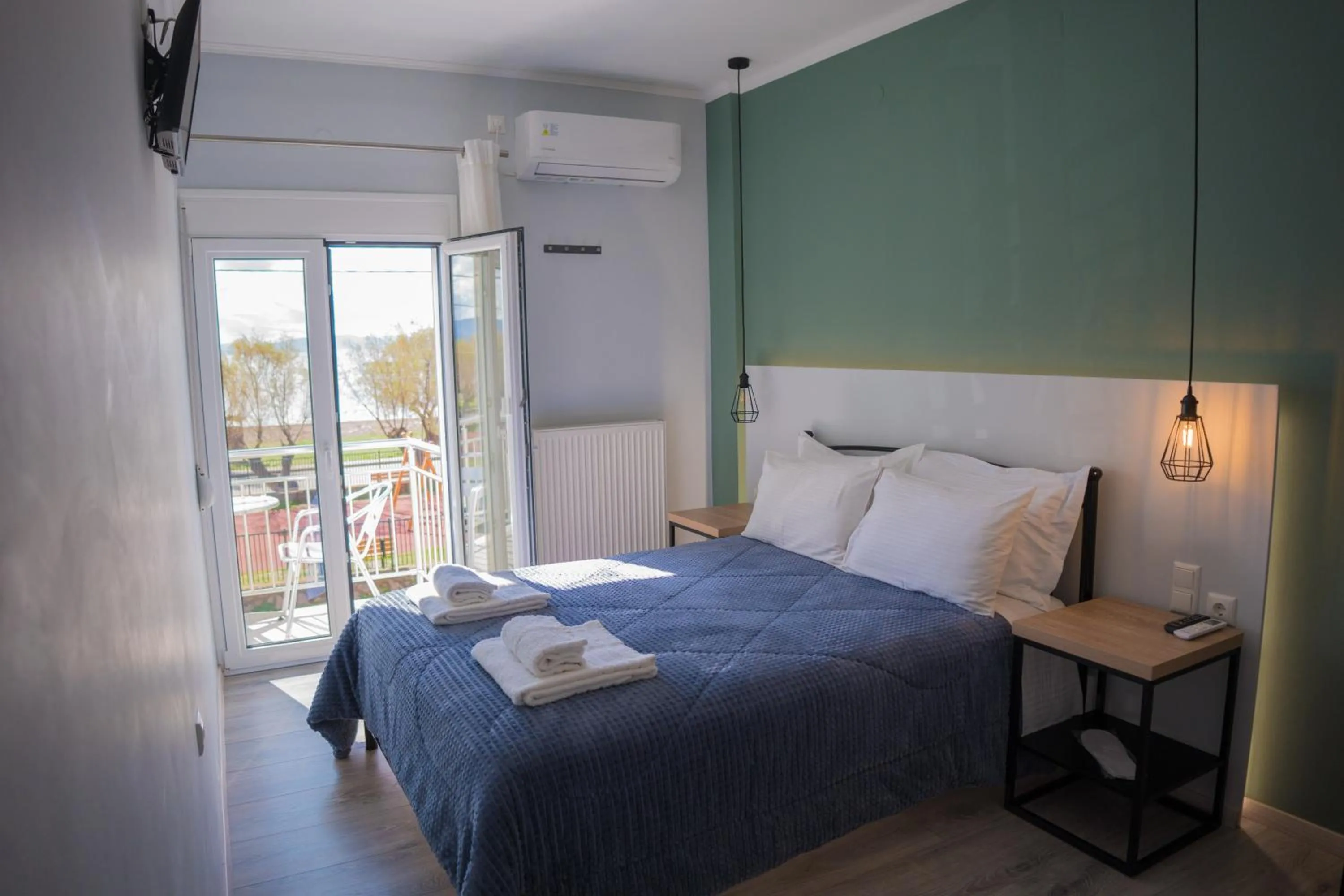 Bed in Diamanti Studios