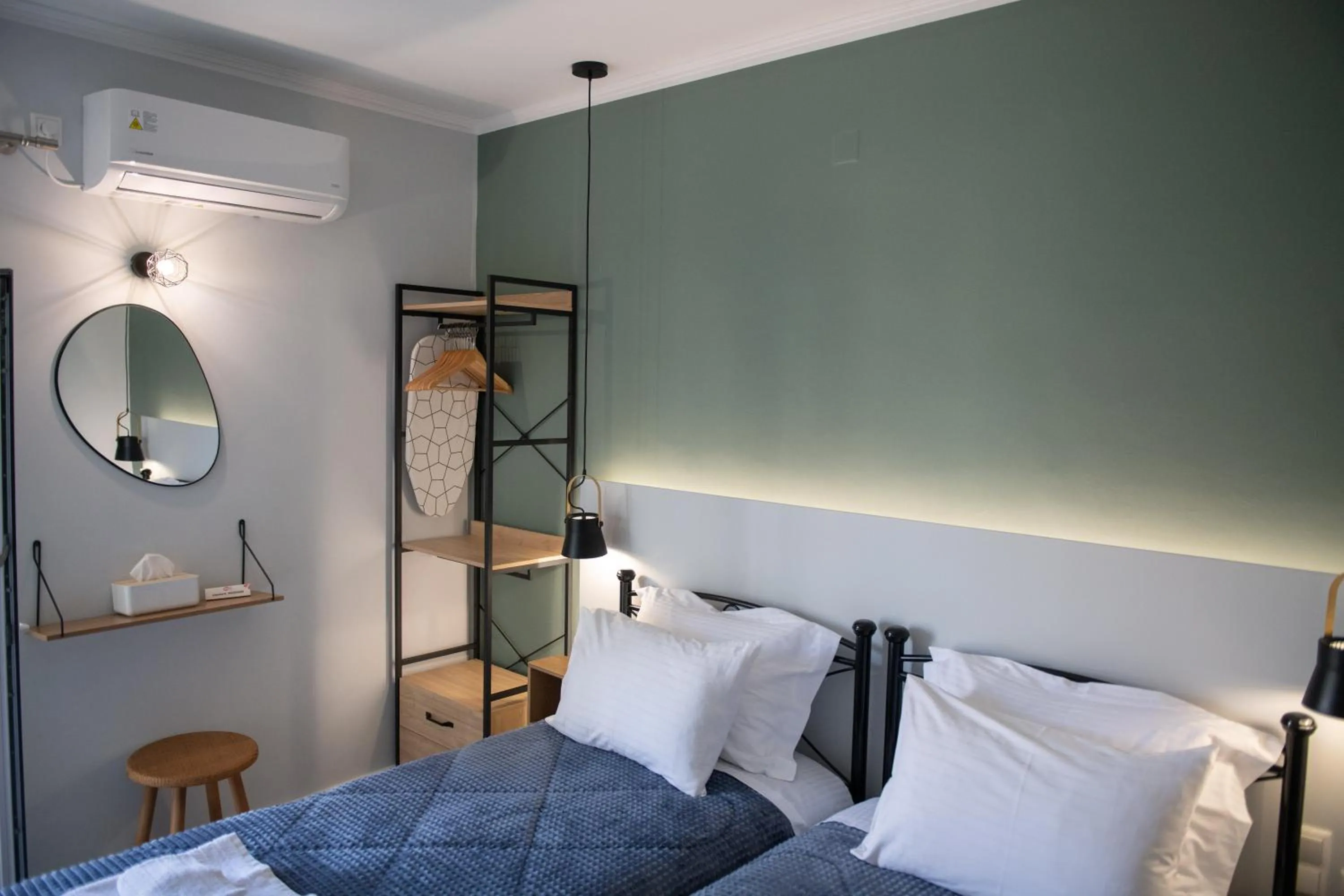 Bed in Diamanti Studios