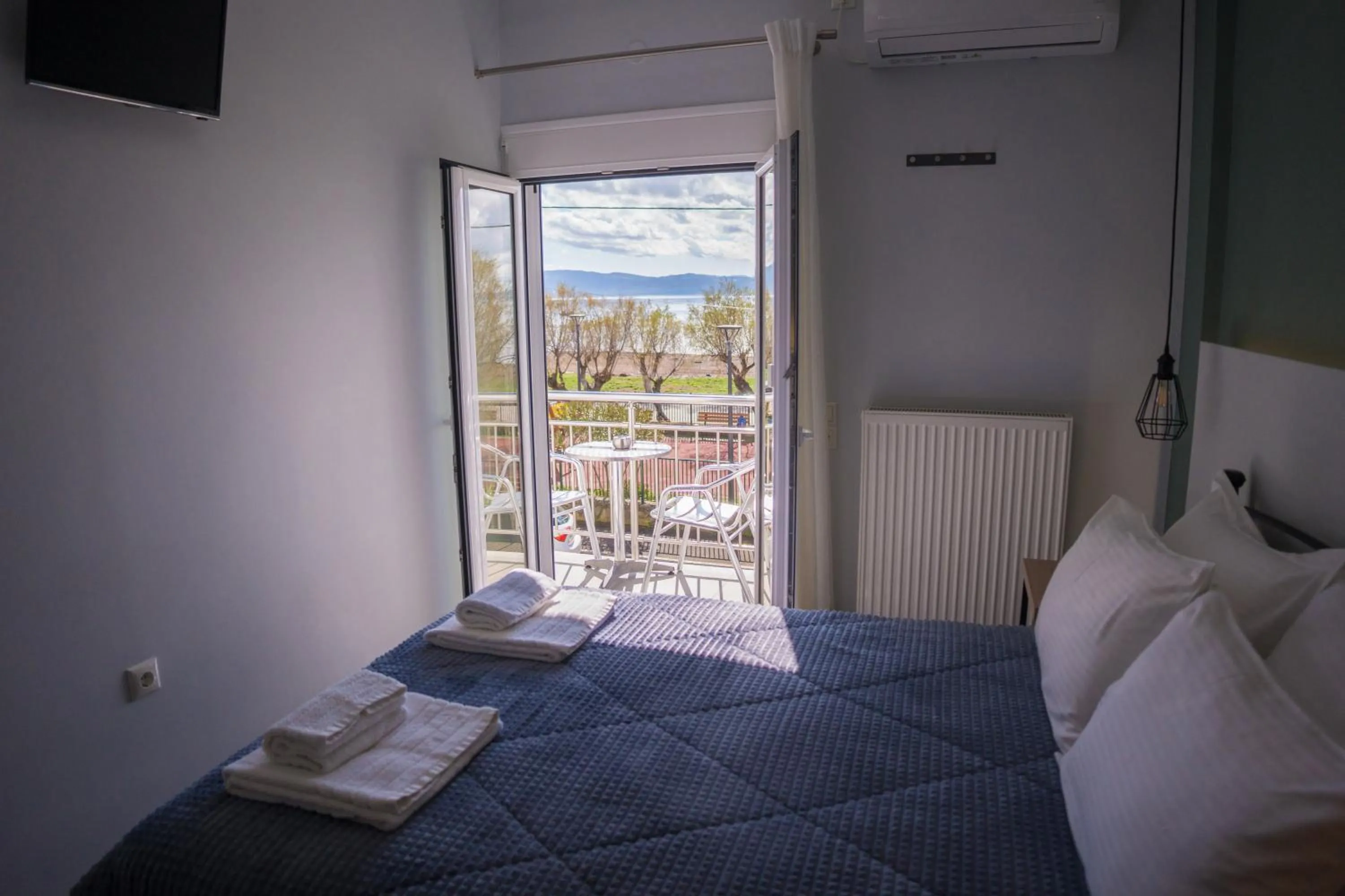 Bed in Diamanti Studios