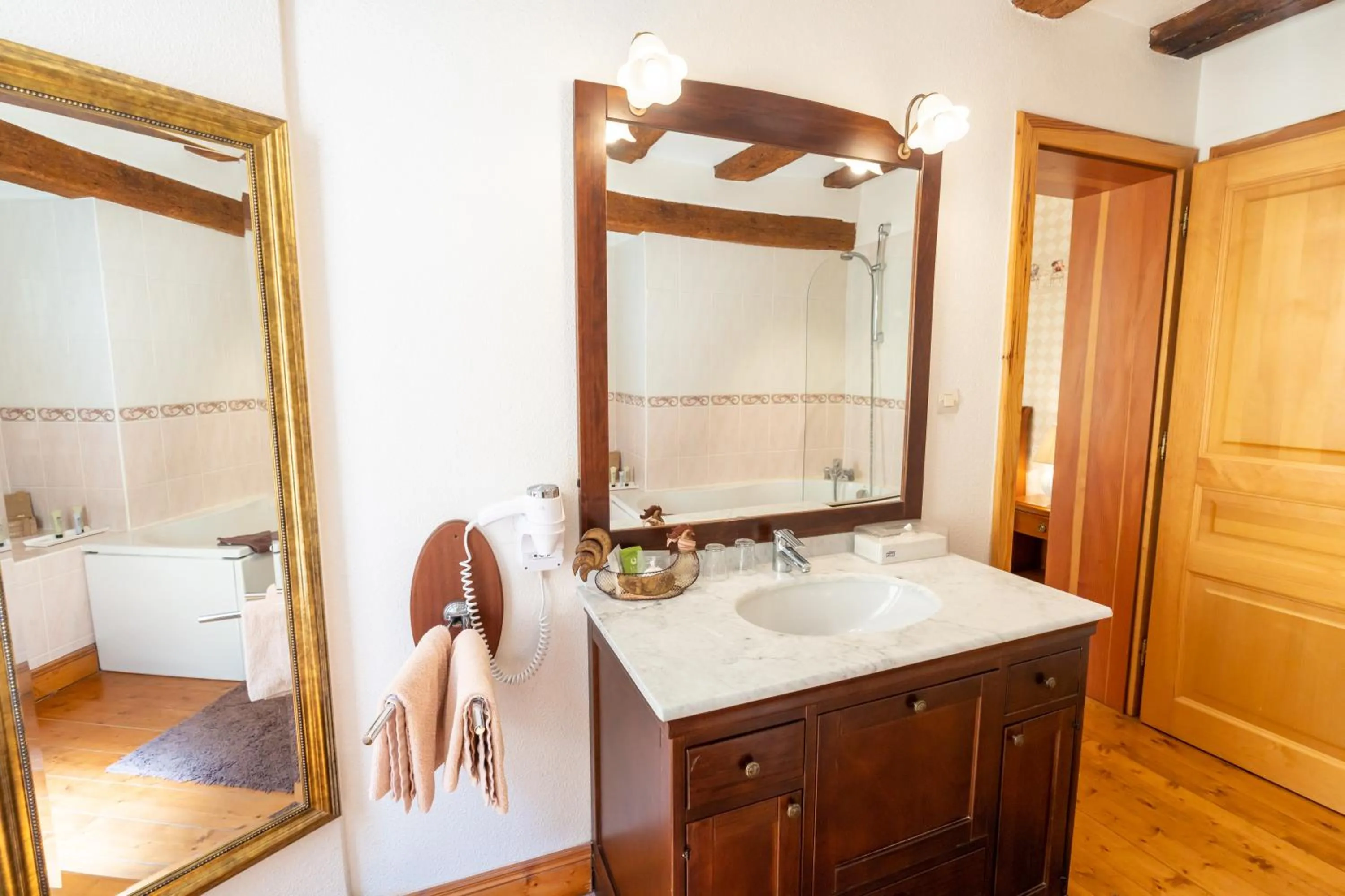 Bathroom in Hotel à l'Oriel