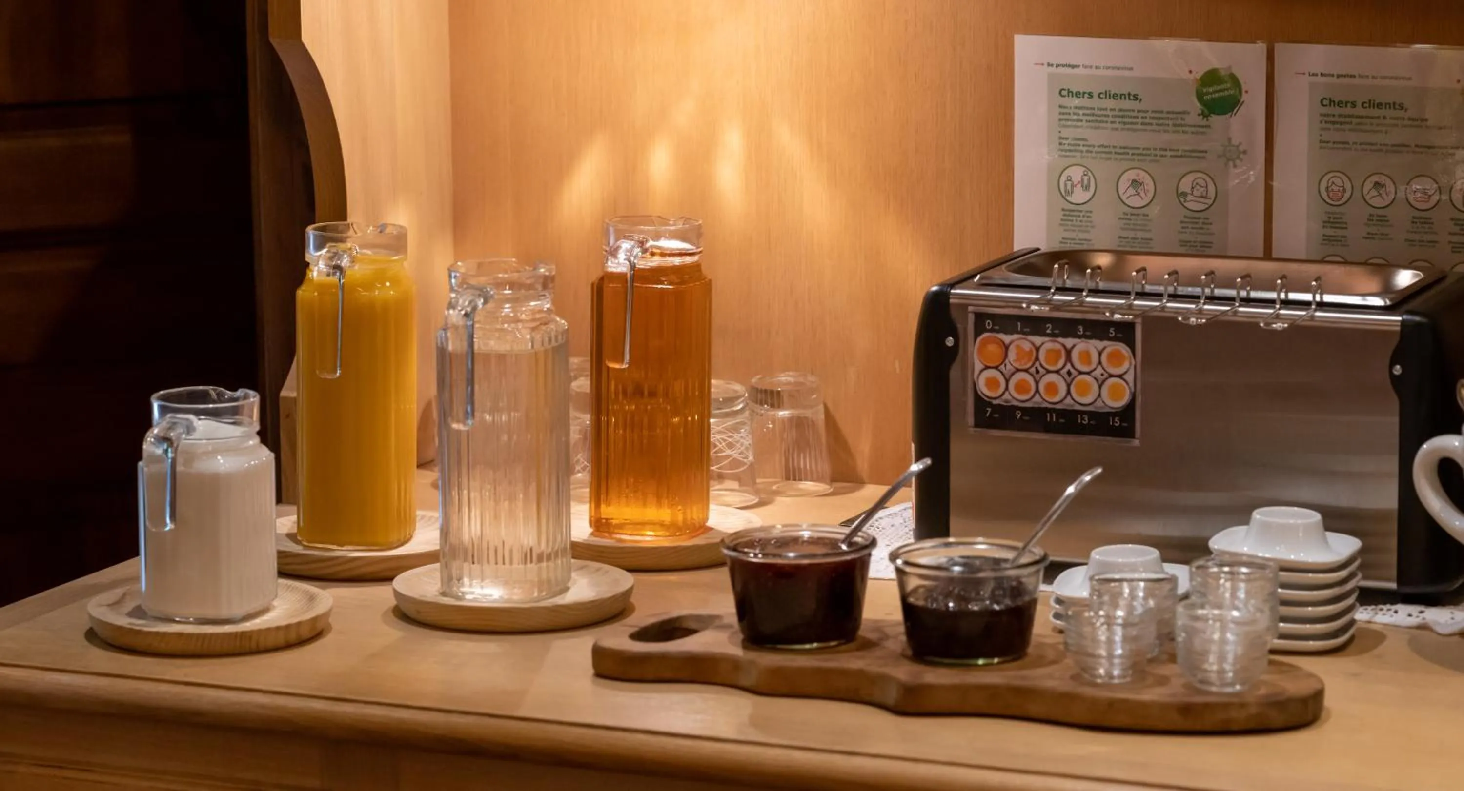 Breakfast in Hotel à l'Oriel