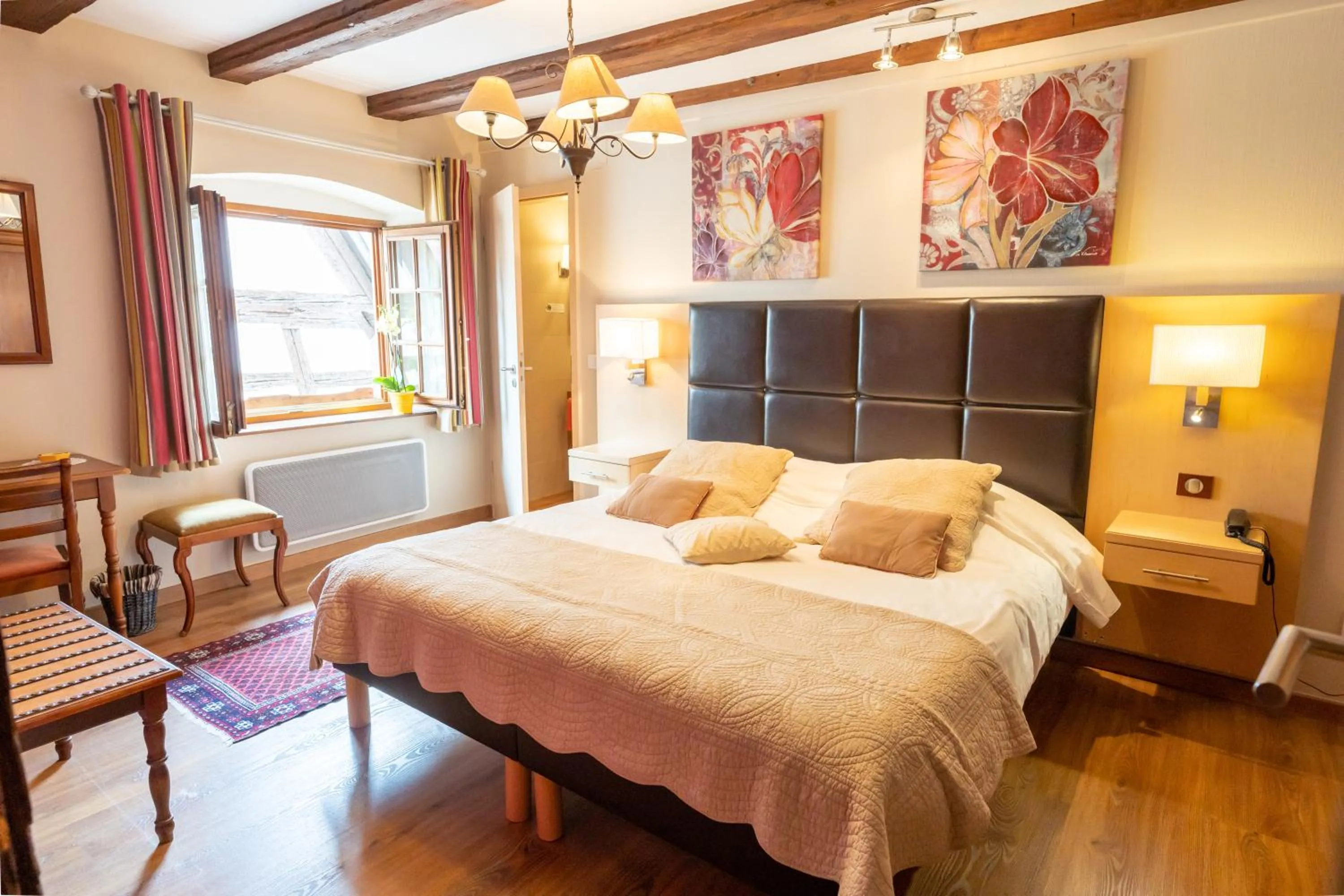 Photo of the whole room, Bed in Hotel à l'Oriel