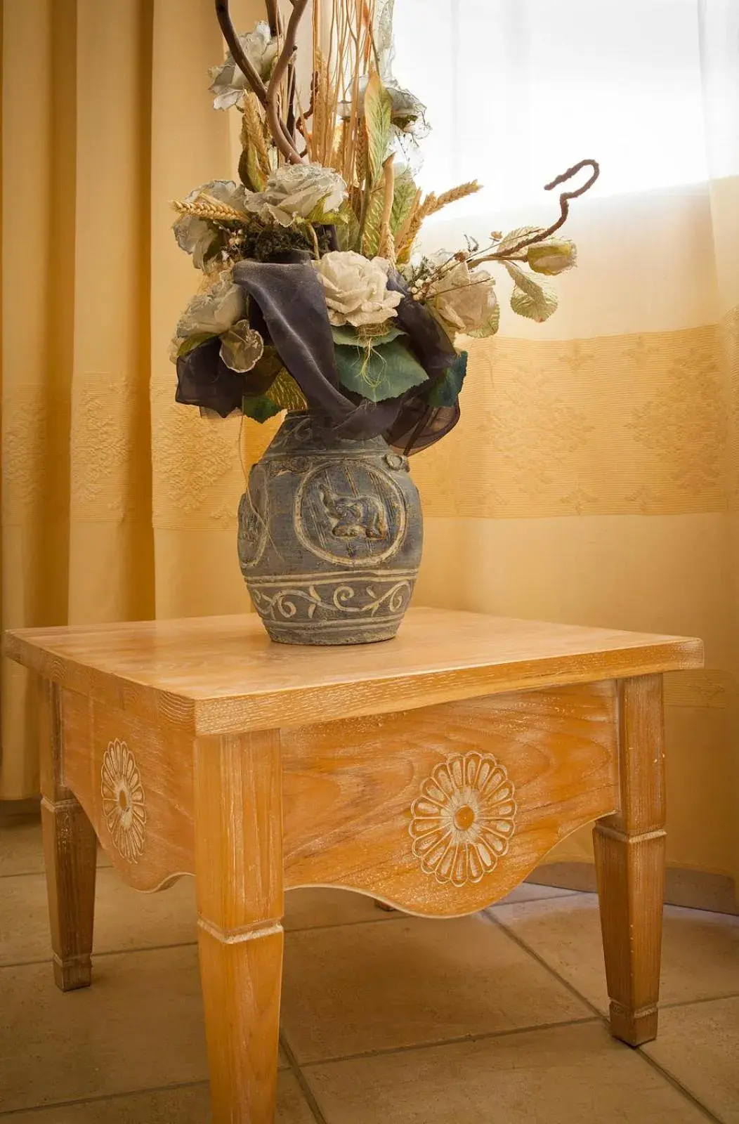 Decorative detail in Hotel Libyssonis Decorative detail in Hotel Libyssonis