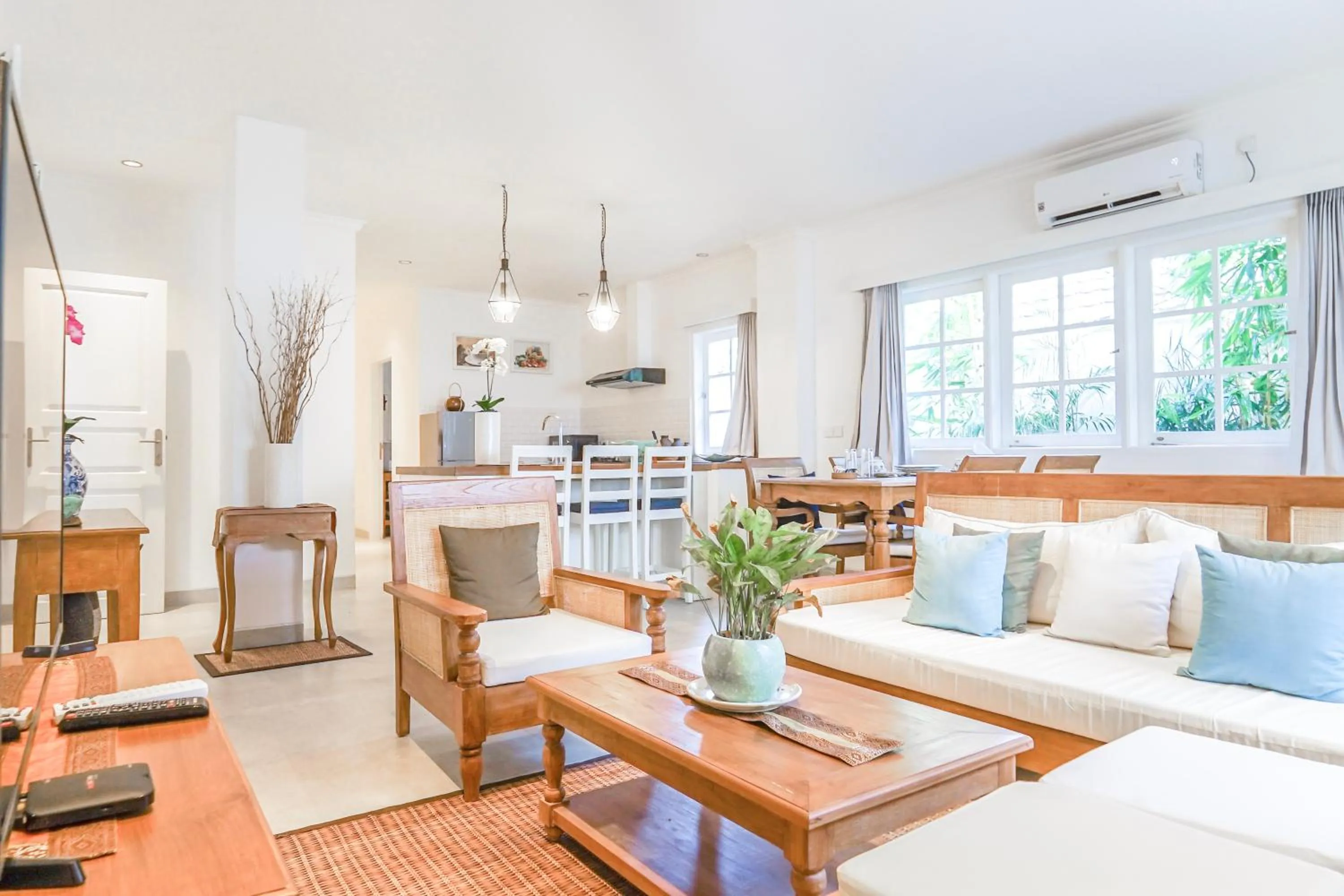 TV and multimedia in Umalas Suites