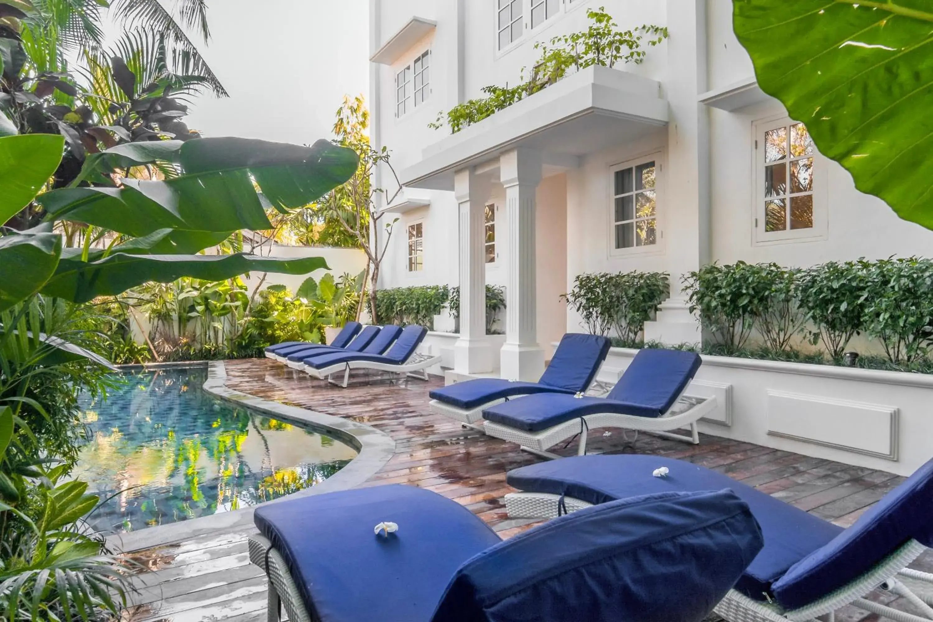 Property building in Umalas Suites Property building in Umalas Suites