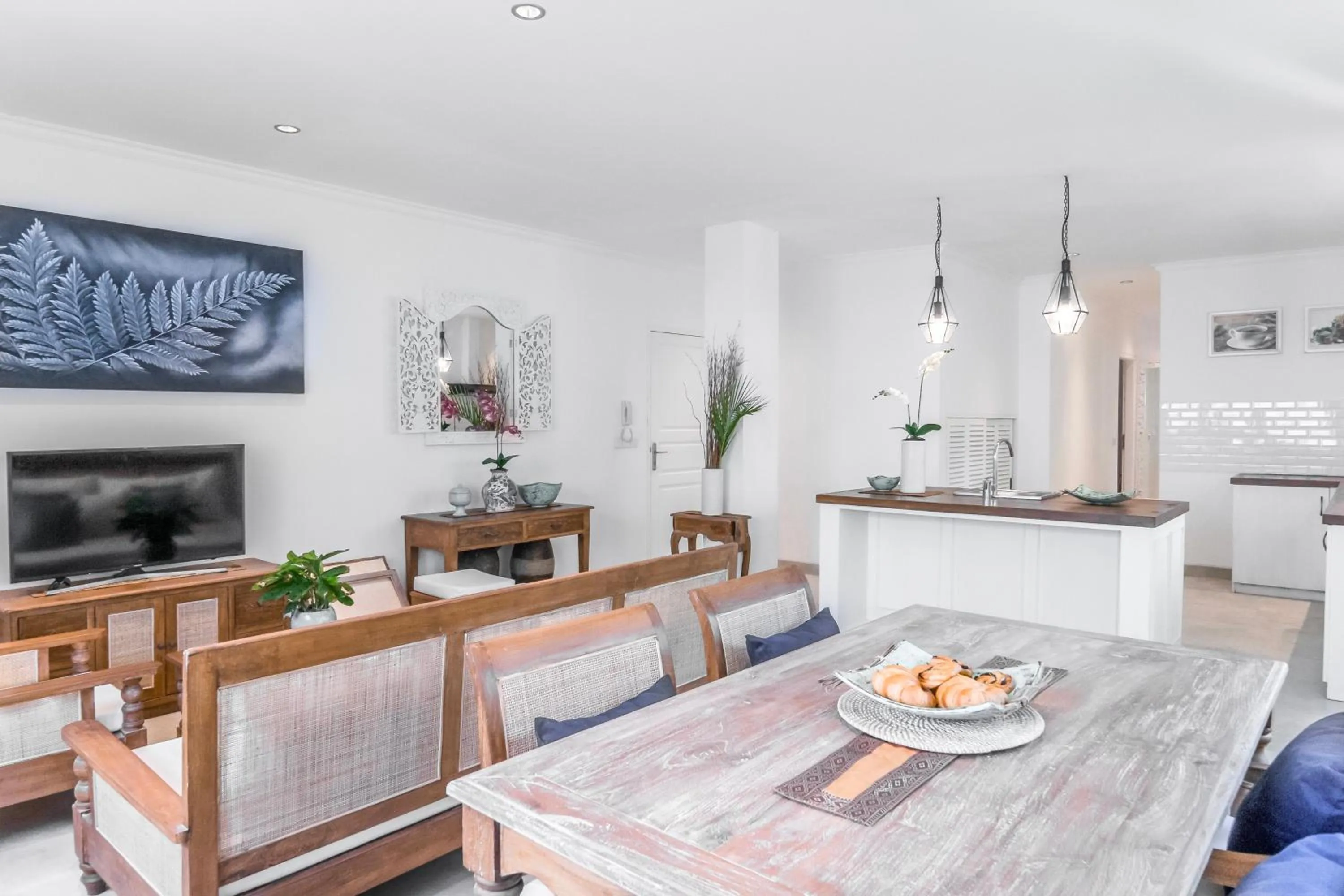 TV and multimedia in Umalas Suites