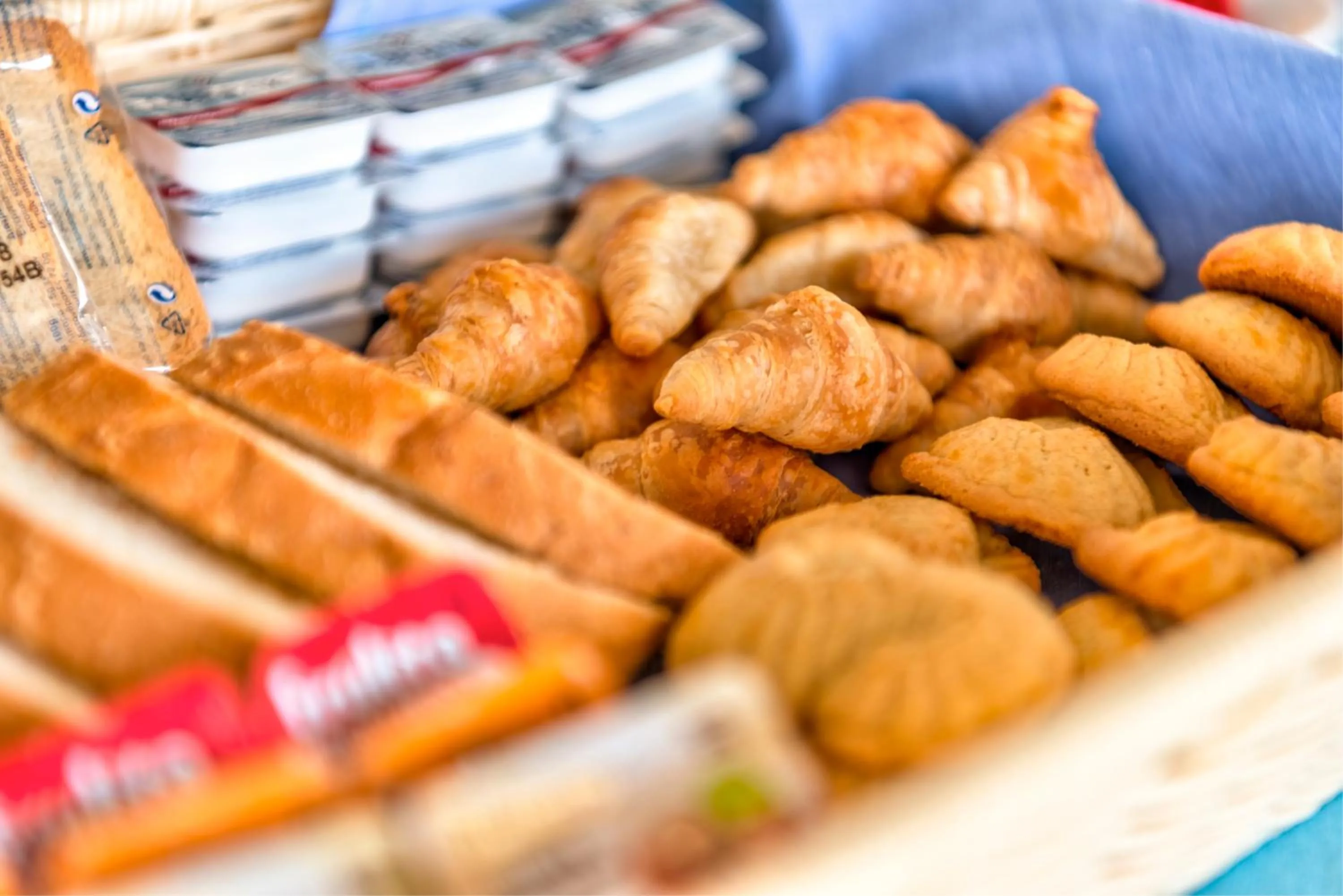 Restaurant/places to eat in Hotel Kamelo