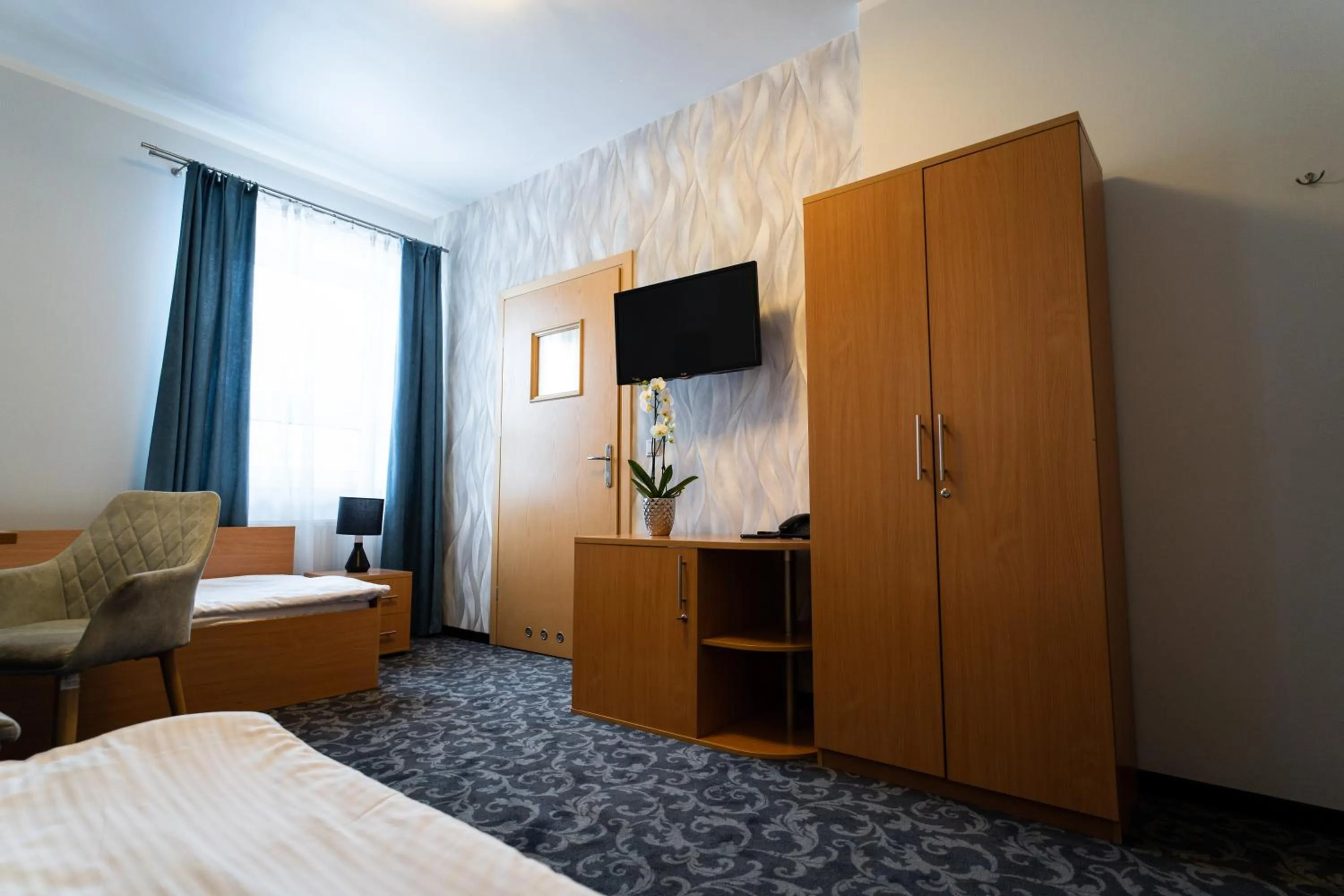 TV and multimedia, TV/Entertainment Center in Hotel SANVIT RESTAURACJA & SPA