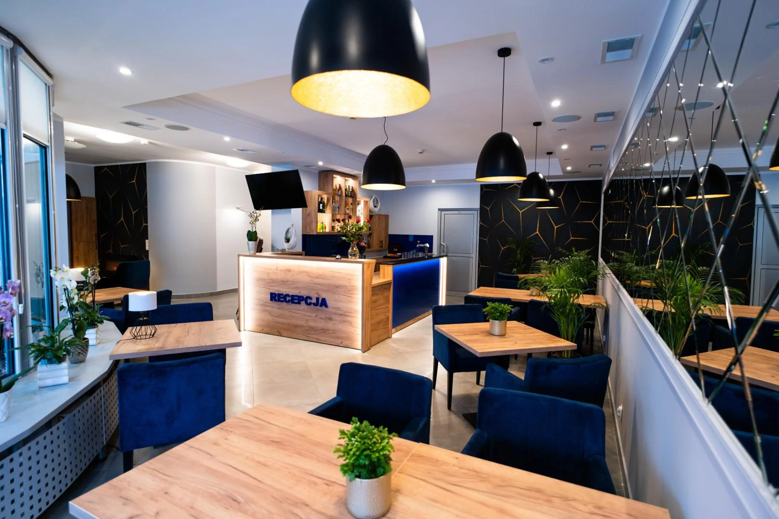 Lobby or reception, Restaurant/Places to Eat in Centrum Promocji Zdrowia Sanvit