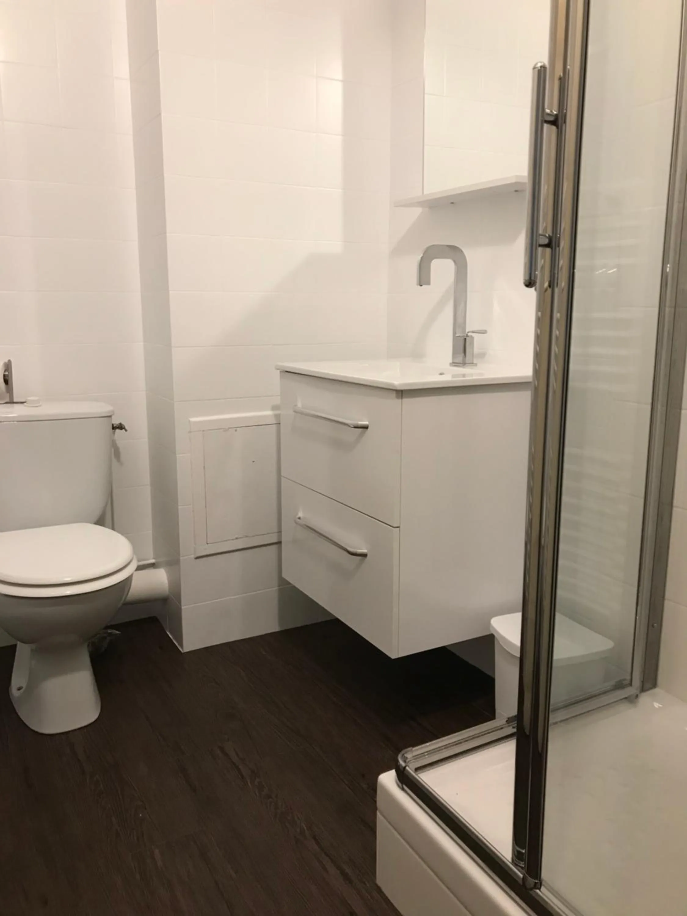 Bathroom in Hôtel Le Cerizay