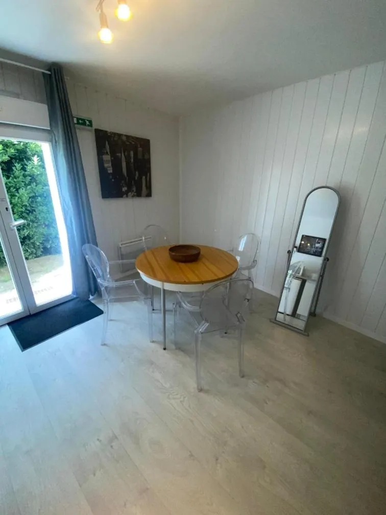 Dining area in Hôtel Le Cerizay
