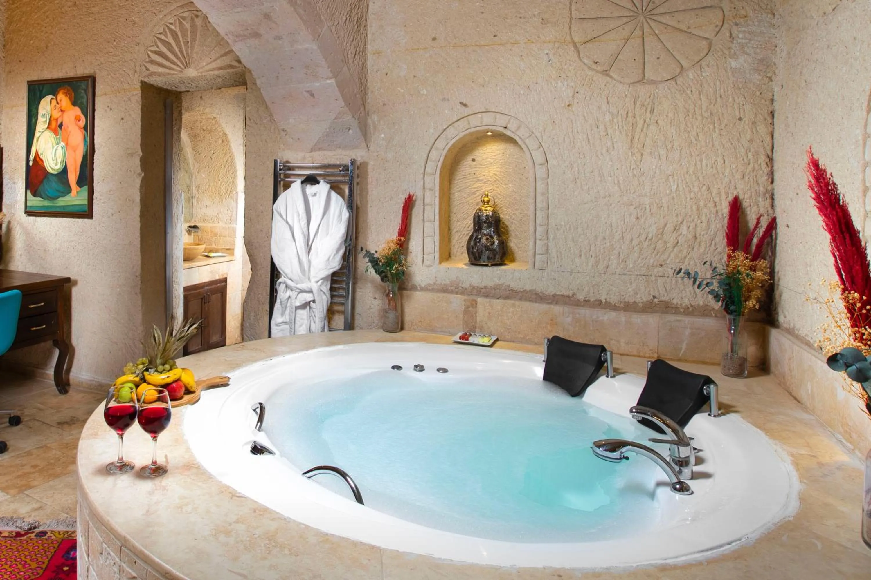 Hot Tub in Garden Inn Cappadocia