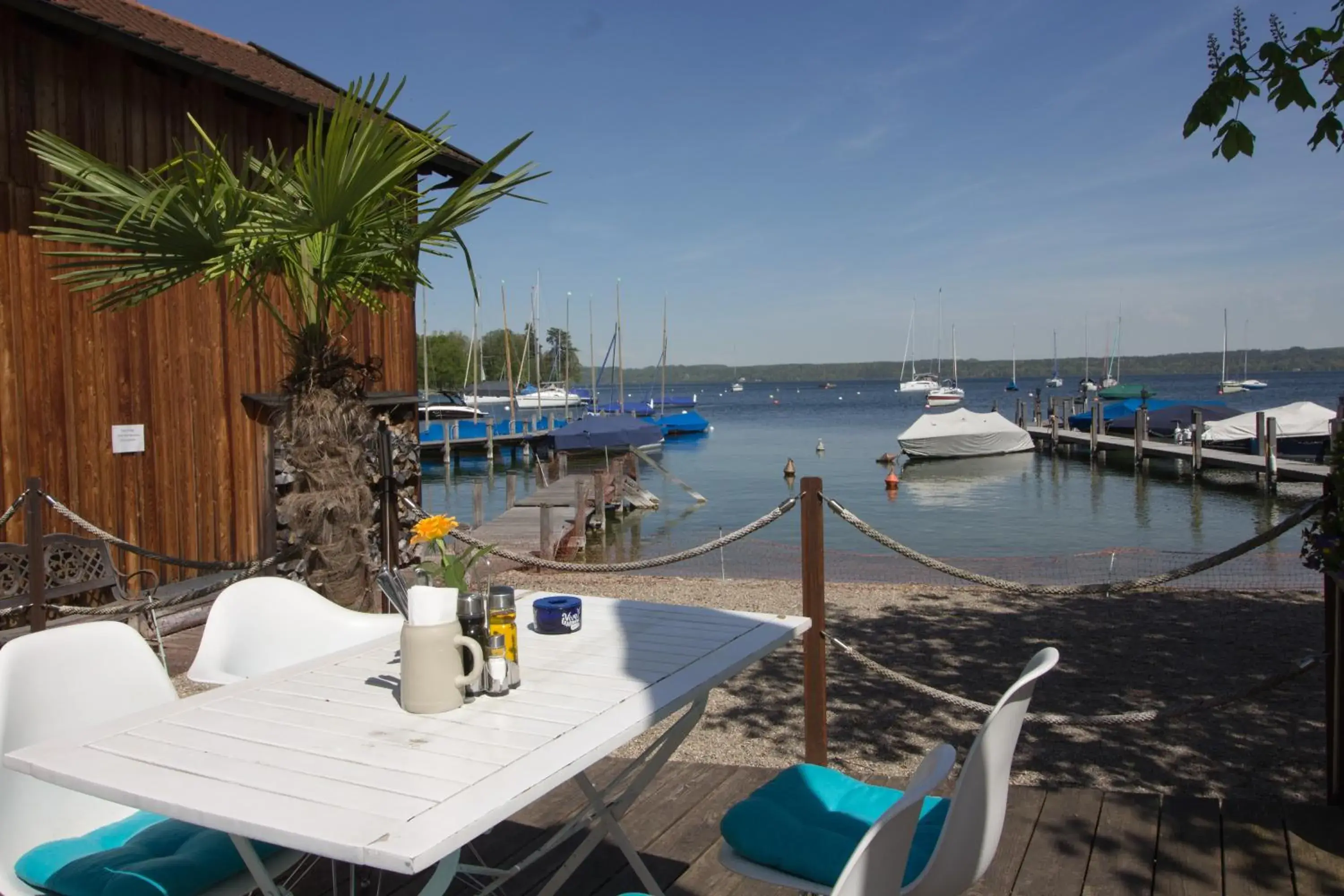Restaurant/places to eat in Hotel am See