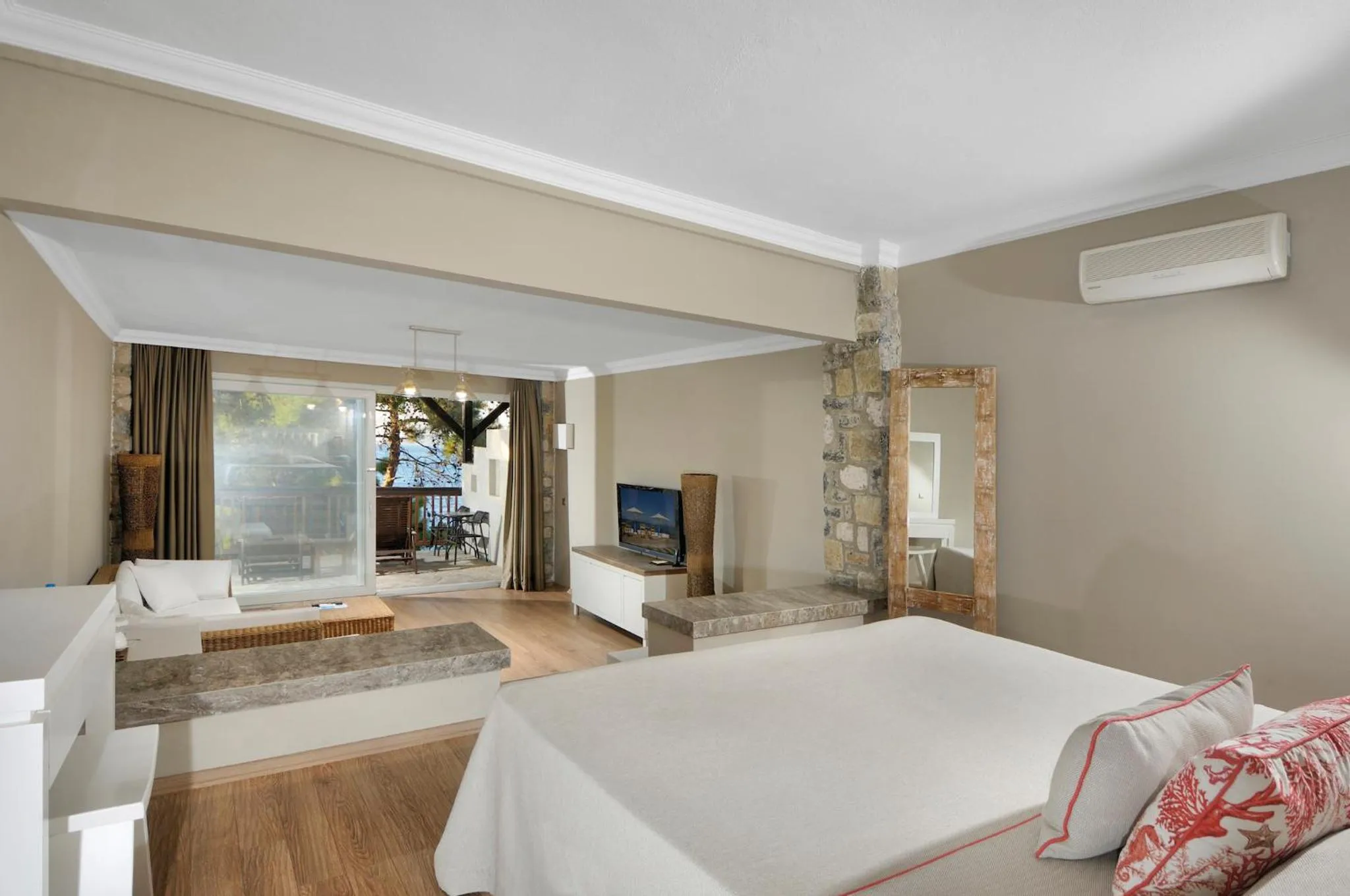 Photo of the whole room, Bed in Sarpedor Boutique Hotel