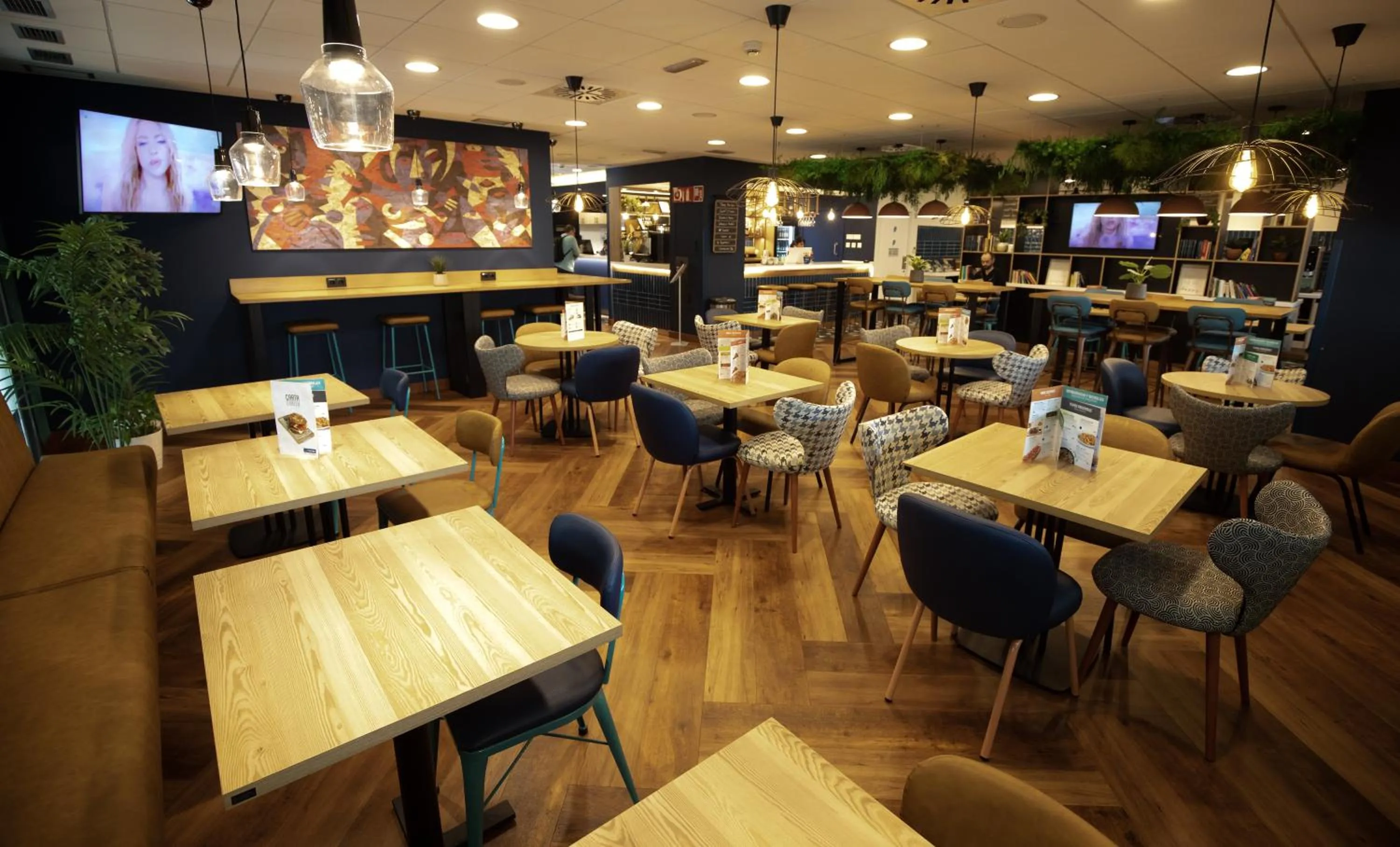 Restaurant/places to eat in Travelodge Madrid Metropolitano
