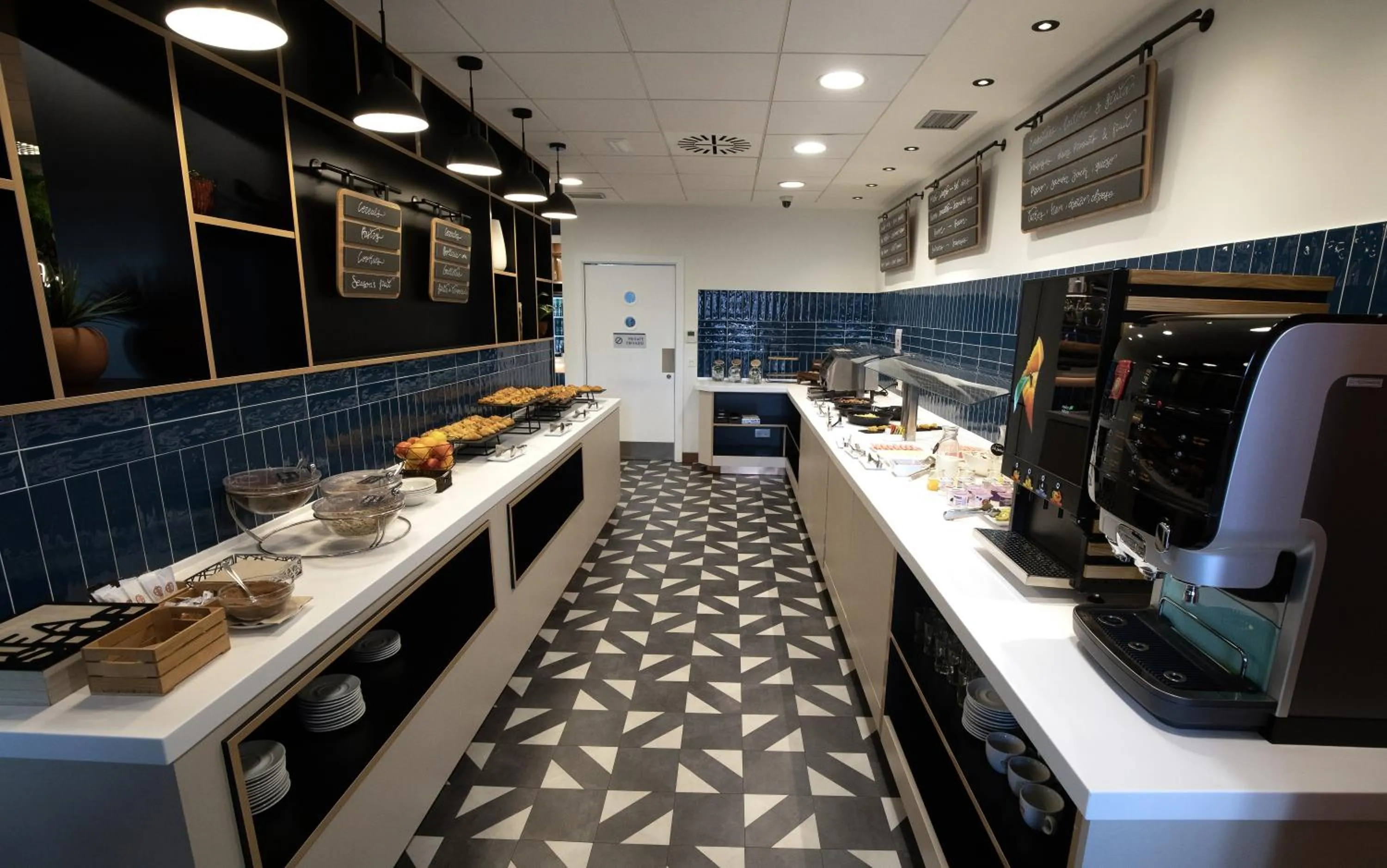 Breakfast in Travelodge Madrid Metropolitano