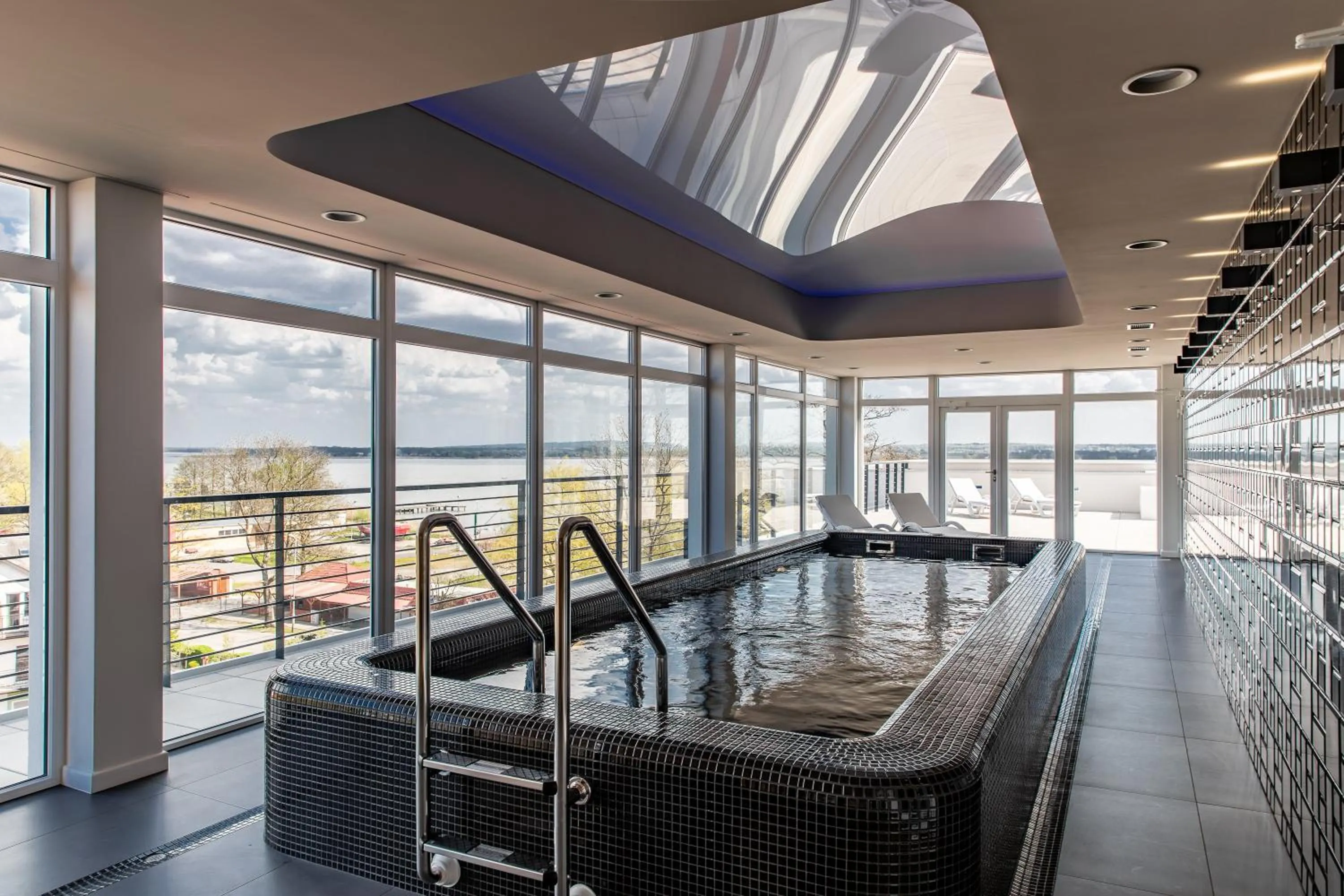 Lake view in Molo Park Aparthotel