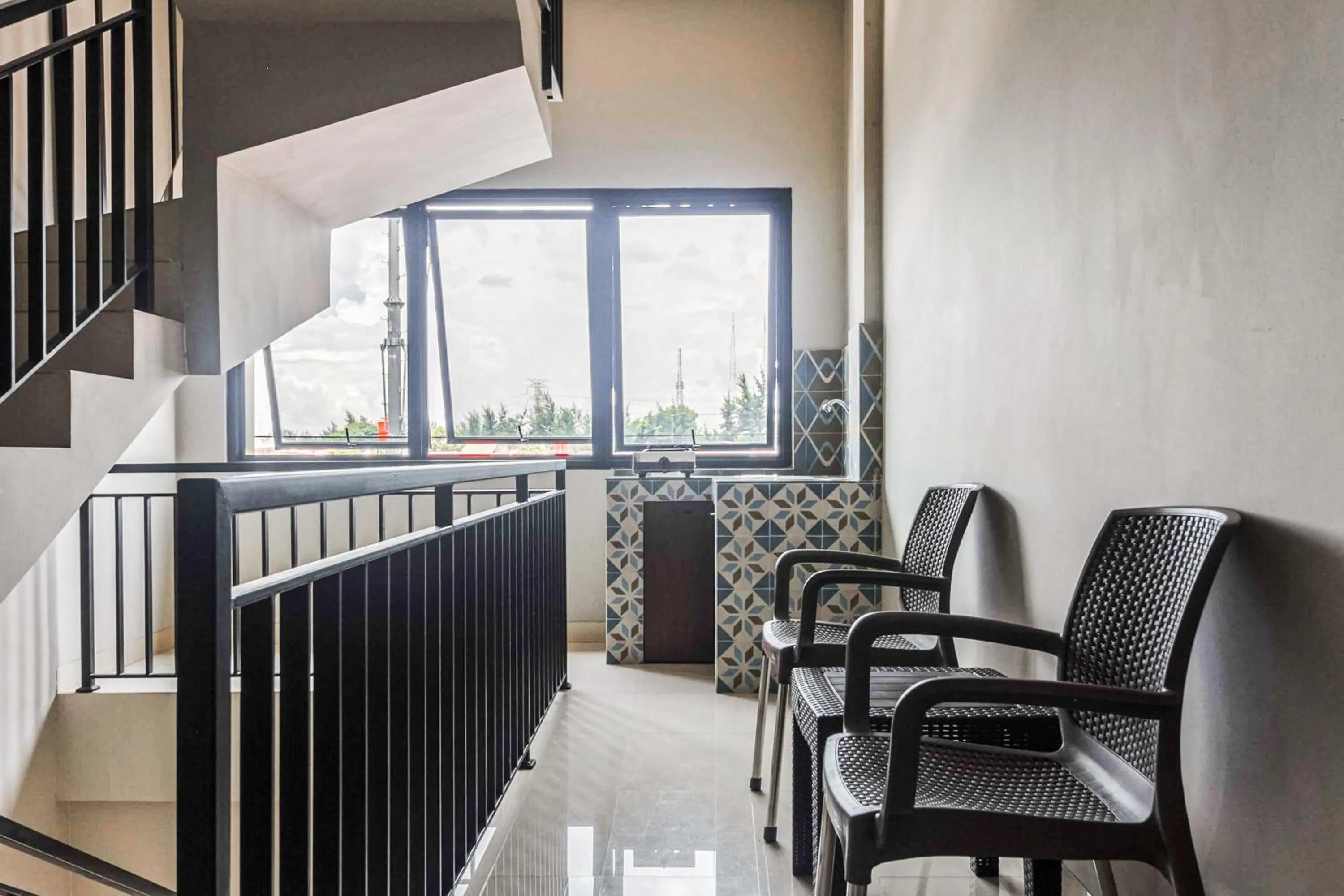 Seating area in RedDoorz near Puri Indah Mall